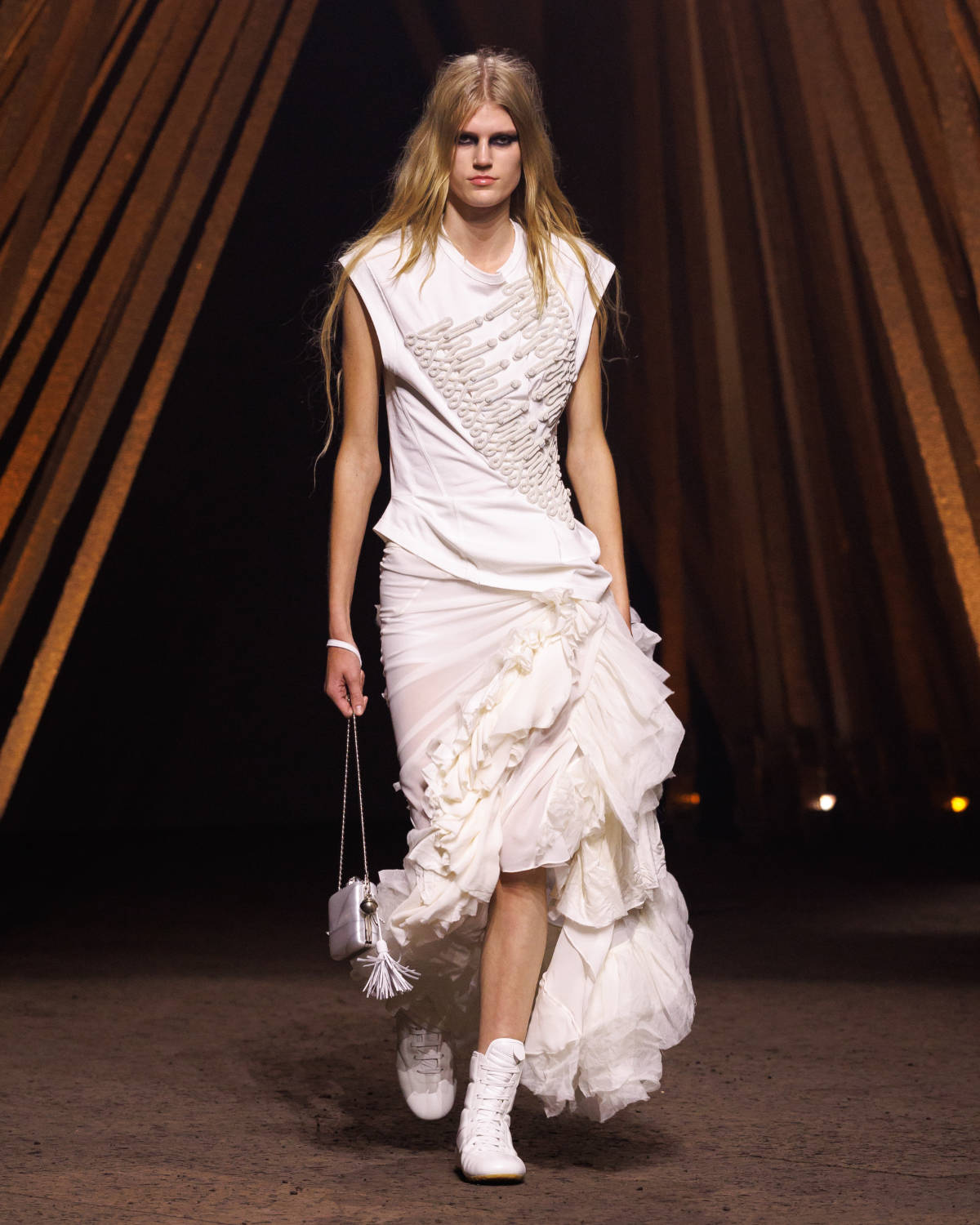 McQueen Spring Summer 2026: Primal Elegance And Avant-Garde Tailoring