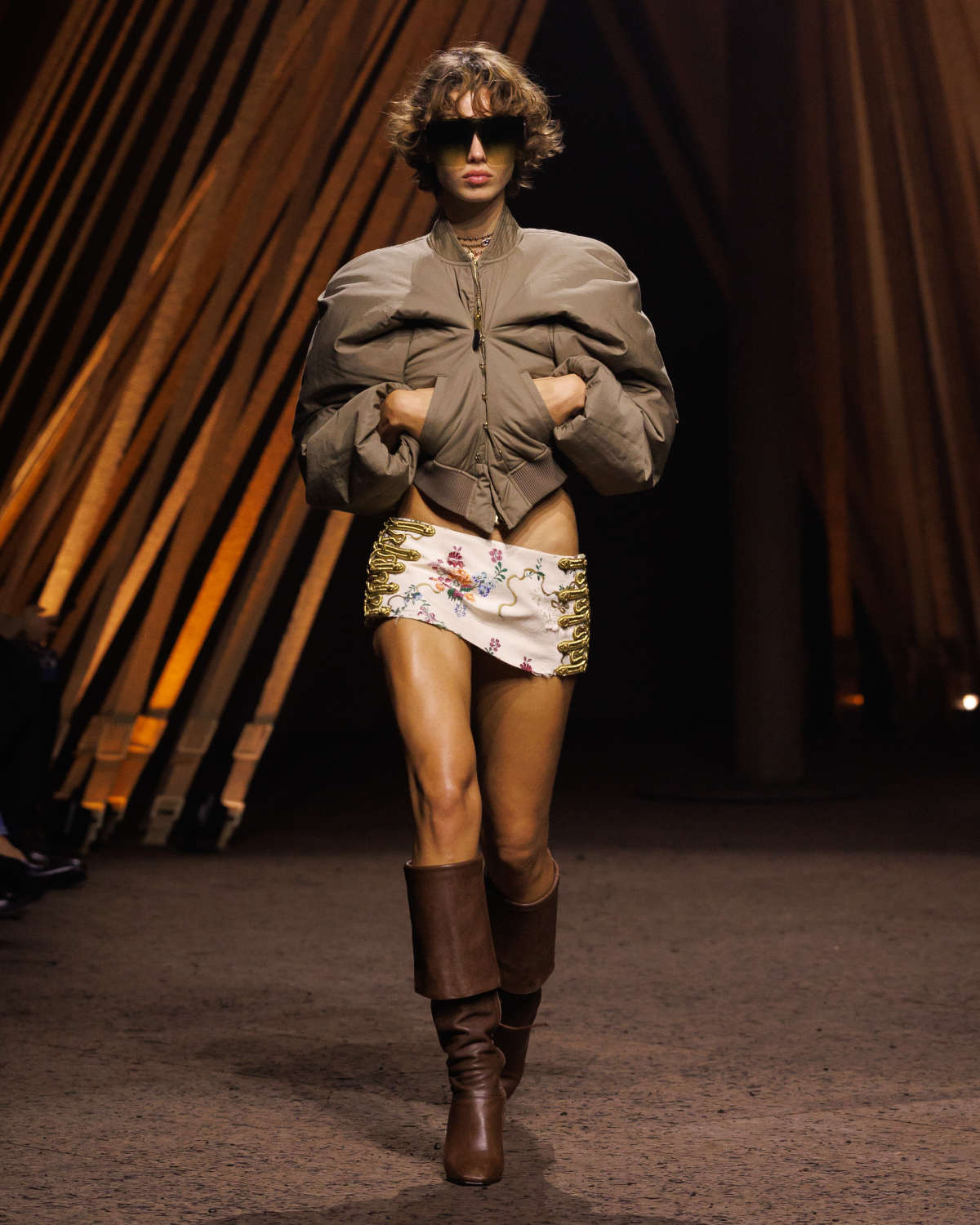 McQueen Spring Summer 2026: Primal Elegance And Avant-Garde Tailoring