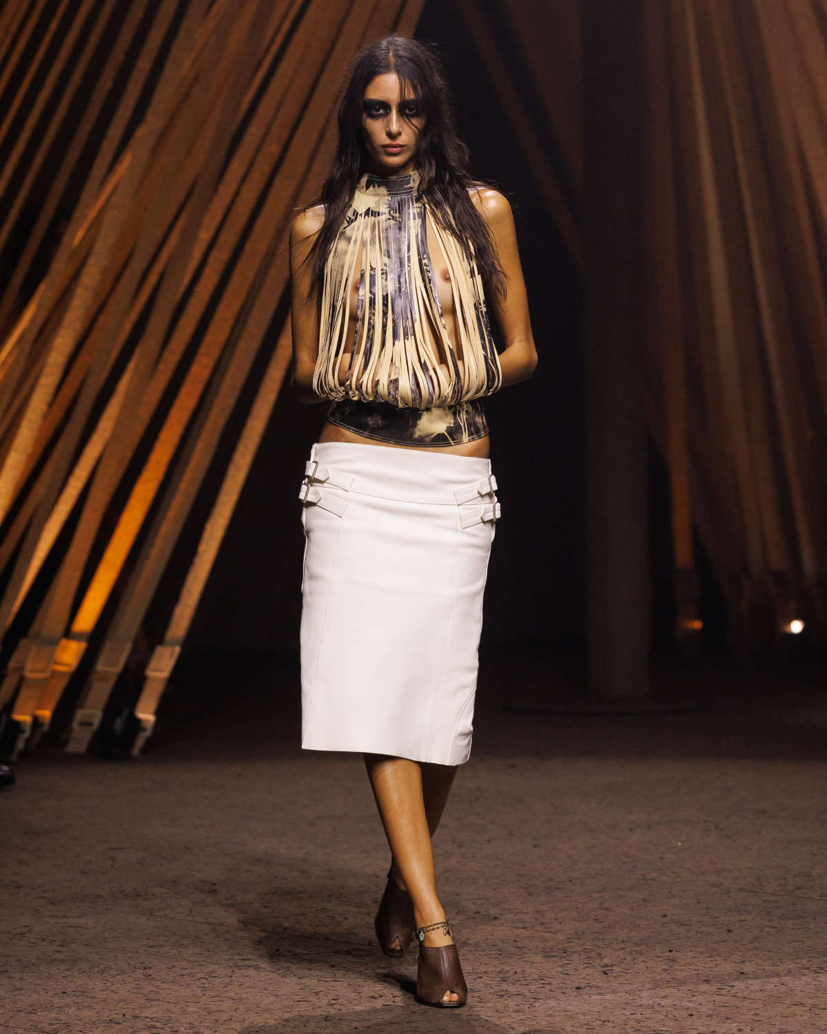 McQueen Spring Summer 2026: Primal Elegance And Avant-Garde Tailoring