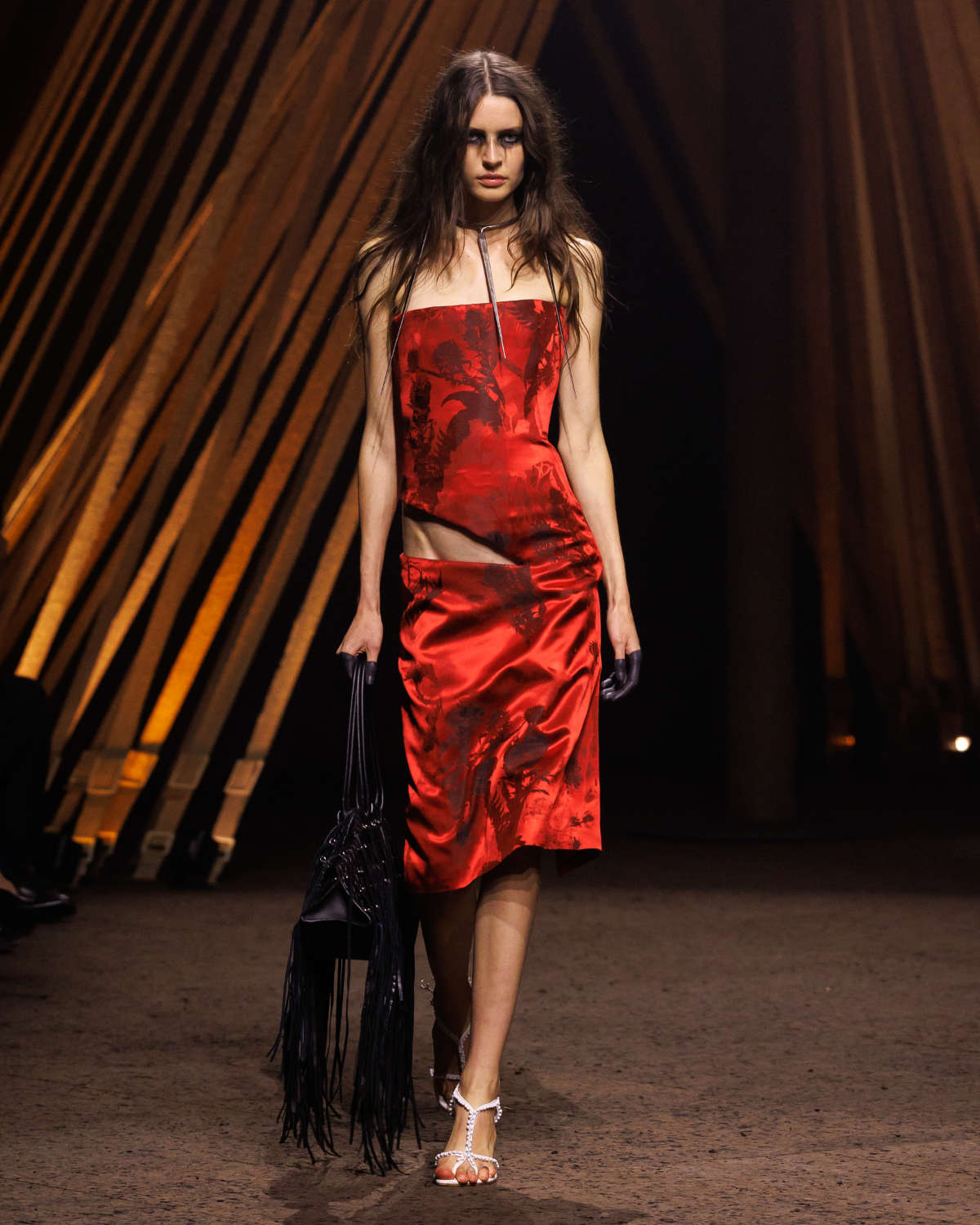 McQueen Spring Summer 2026: Primal Elegance And Avant-Garde Tailoring