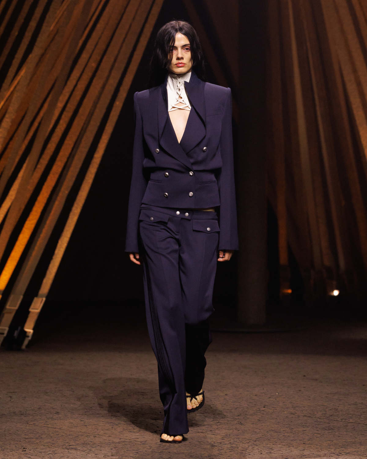 McQueen Spring Summer 2026: Primal Elegance And Avant-Garde Tailoring