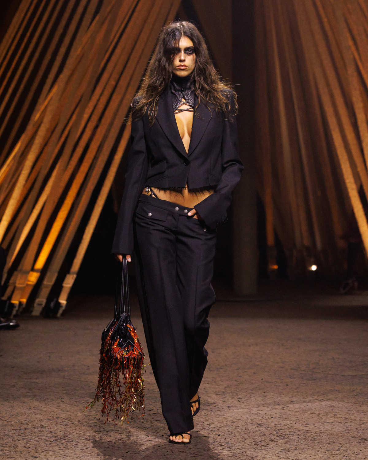 McQueen Spring Summer 2026: Primal Elegance And Avant-Garde Tailoring