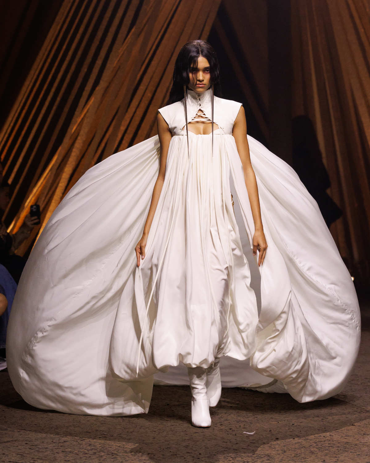 McQueen Spring Summer 2026: Primal Elegance And Avant-Garde Tailoring