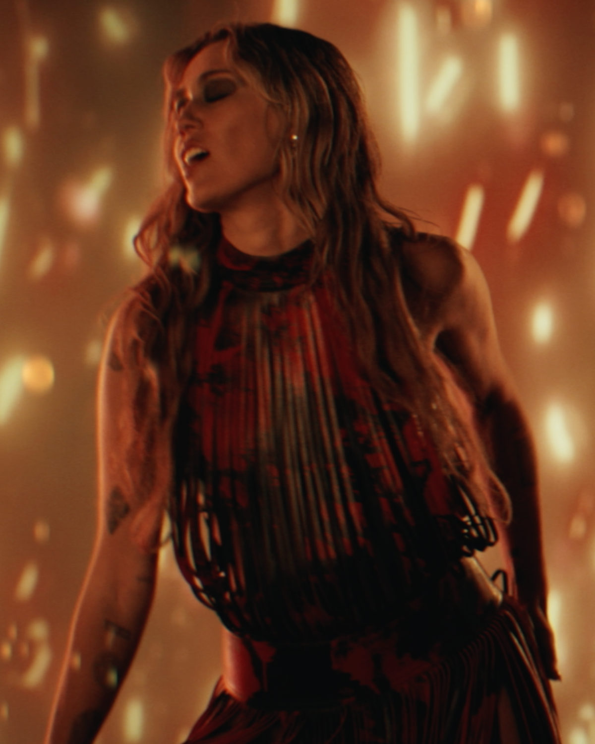 Miley Cyrus dream As One: Avatar Music Video Meets Mcqueen Luxury