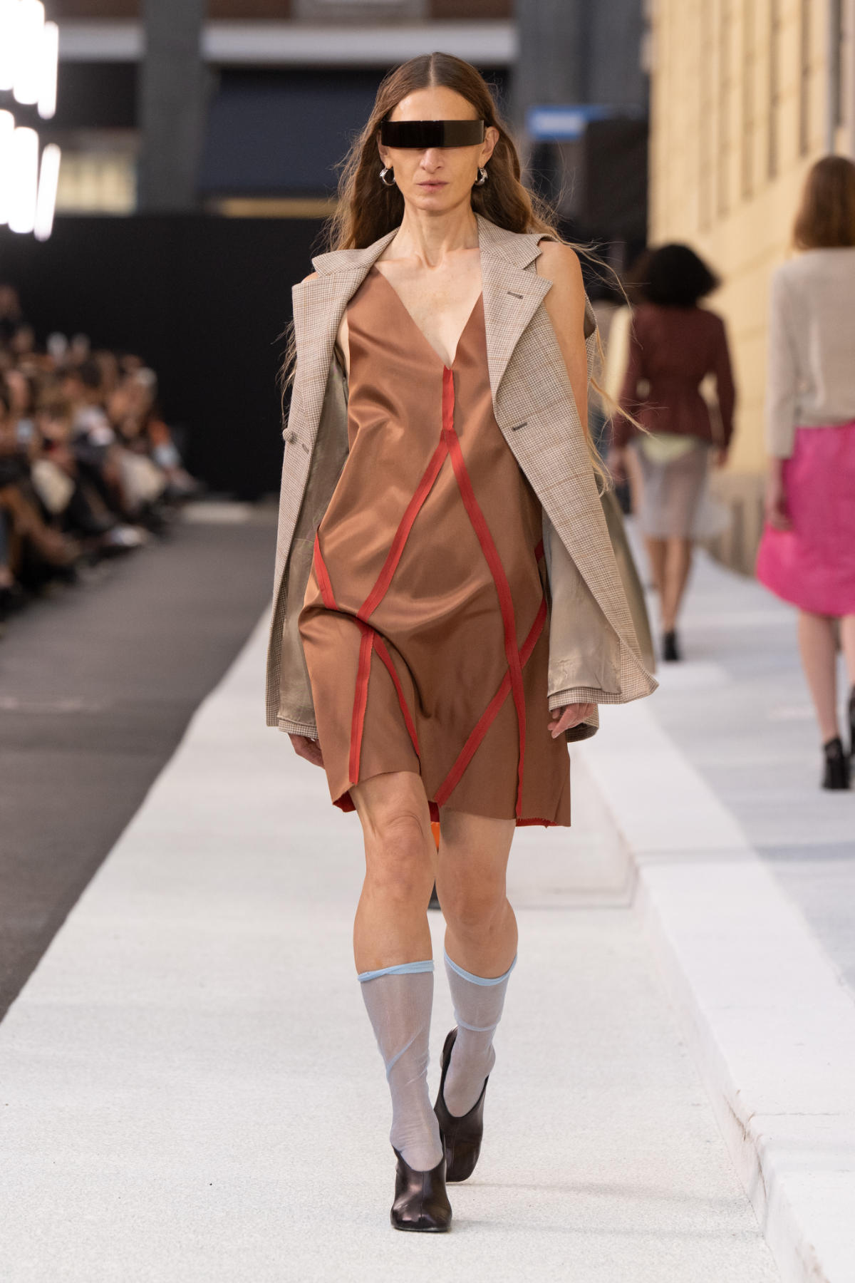 MM6 Maison Margiela Spring-Summer 2026: A Street Reimagined As Catwalk