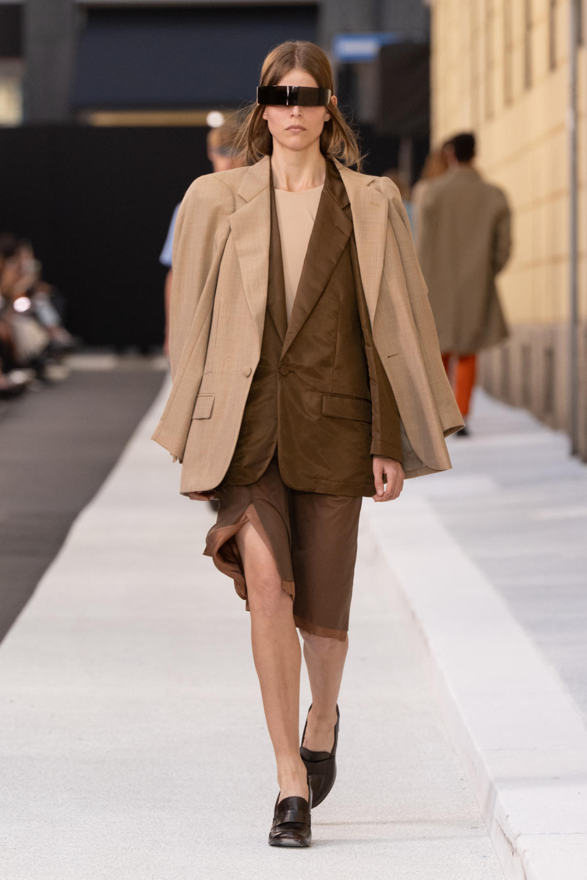 MM6 Maison Margiela Spring-Summer 2026: A Street Reimagined As Catwalk