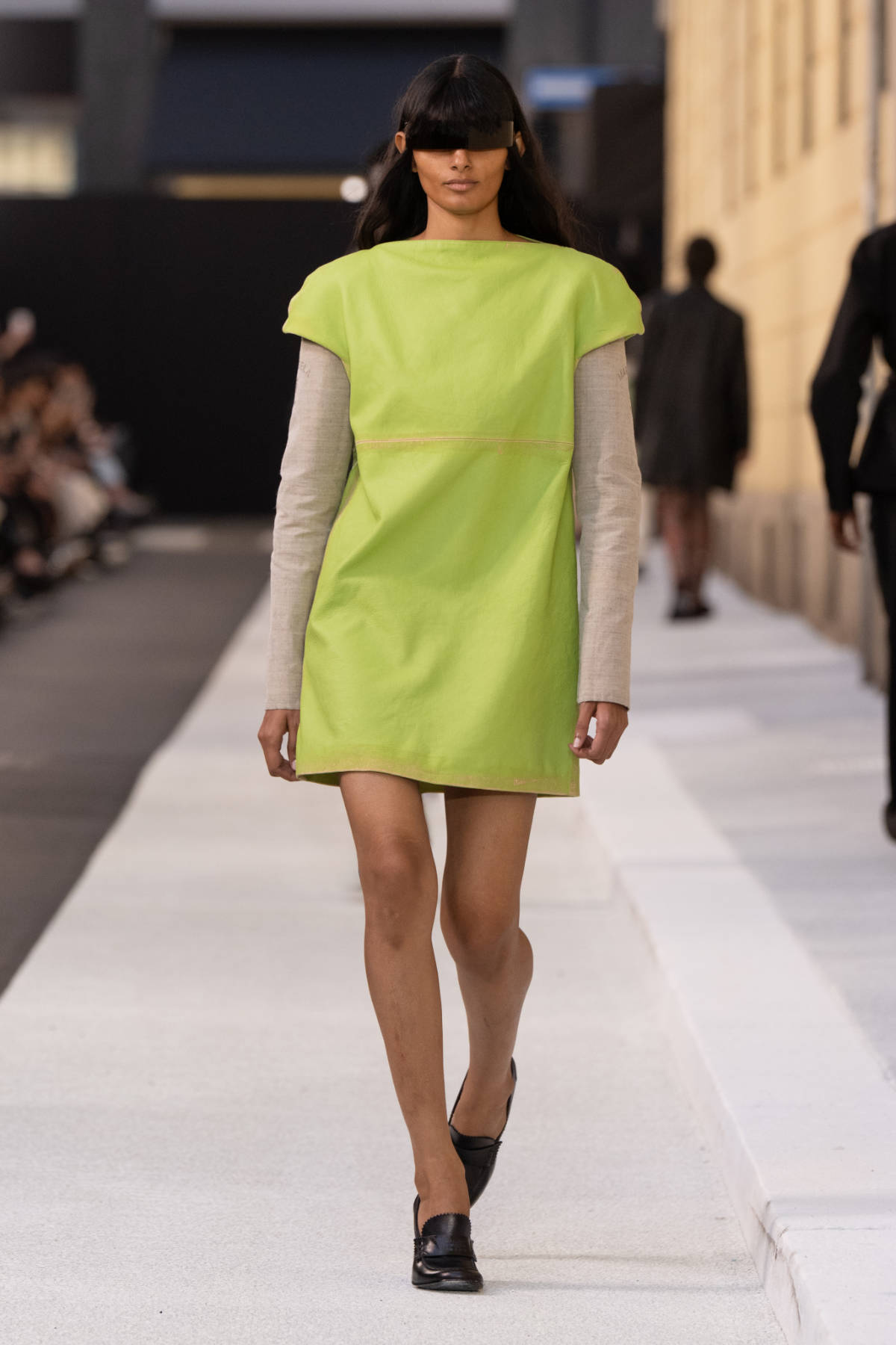 MM6 Maison Margiela Spring-Summer 2026: A Street Reimagined As Catwalk