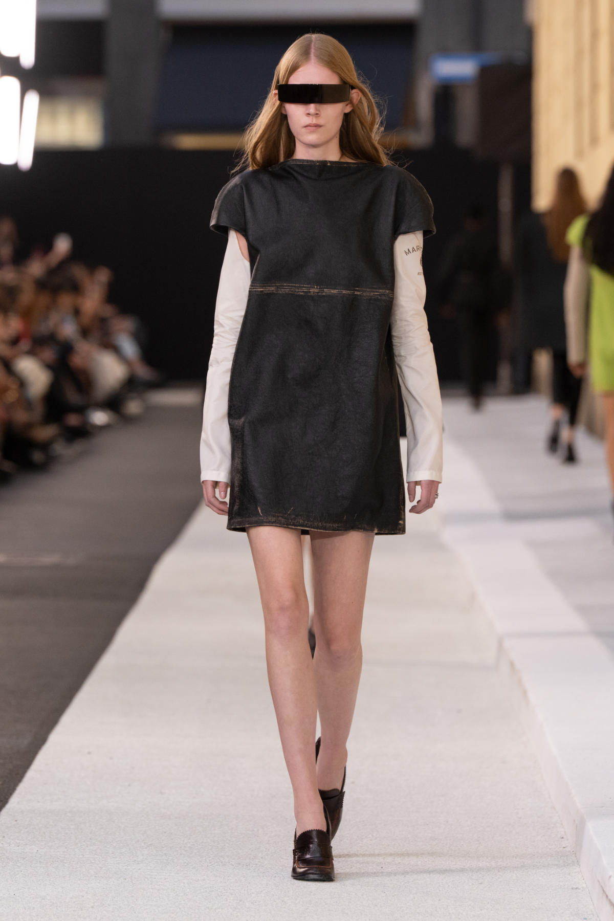 MM6 Maison Margiela Spring-Summer 2026: A Street Reimagined As Catwalk