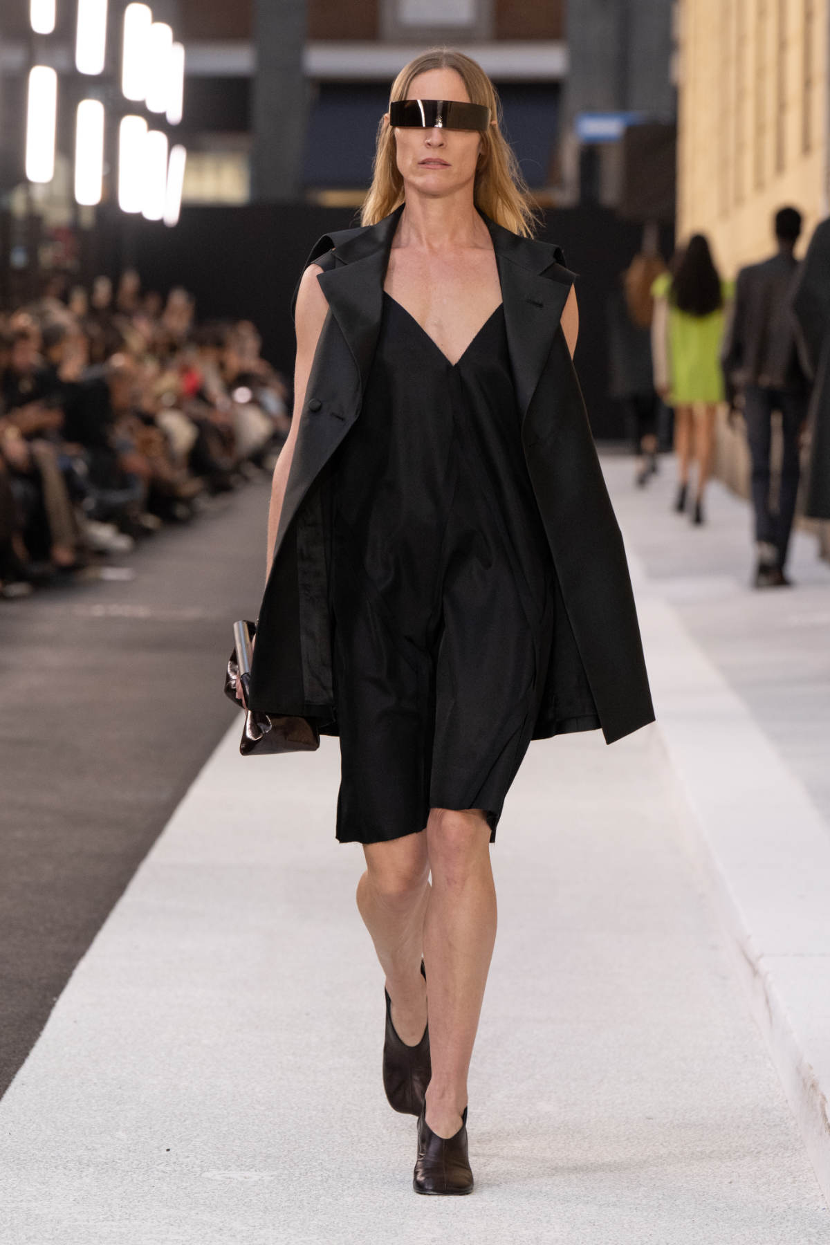 MM6 Maison Margiela Spring-Summer 2026: A Street Reimagined As Catwalk
