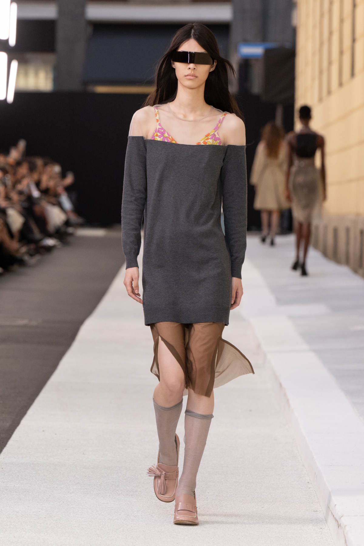 MM6 Maison Margiela Spring-Summer 2026: A Street Reimagined As Catwalk