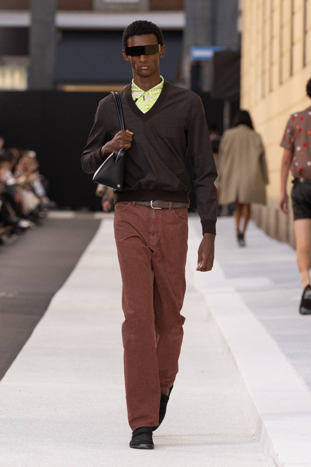 MM6 Maison Margiela Spring-Summer 2026: A Street Reimagined As Catwalk