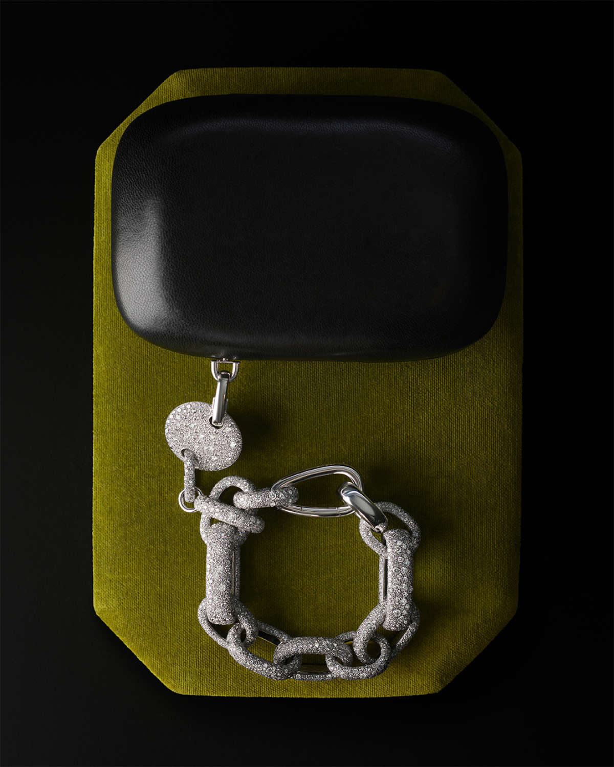 Introducing Monili, A New High Jewelry Collection Co-Created By Gucci And Pomellato