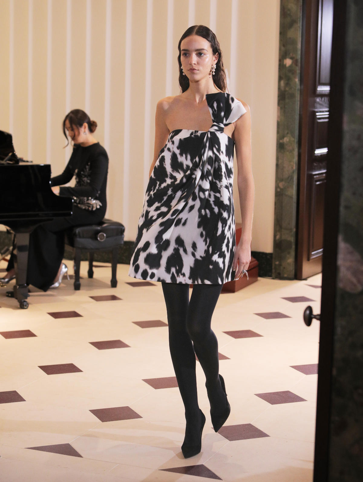 Oscar De La Renta Fall 2025 Collection: A Poetic Ode To The Tree Peony