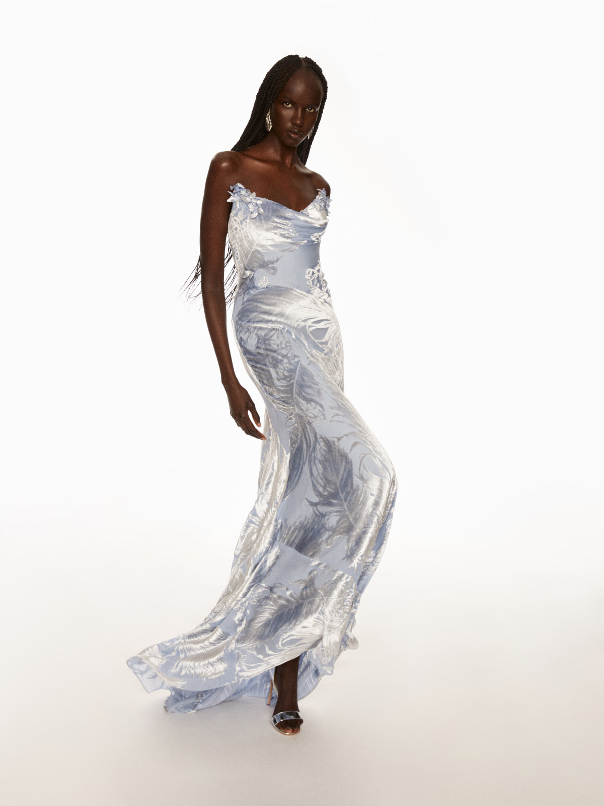 Oscar de la Renta Pre-Spring 2026: A Vibrant Garden in Bloom