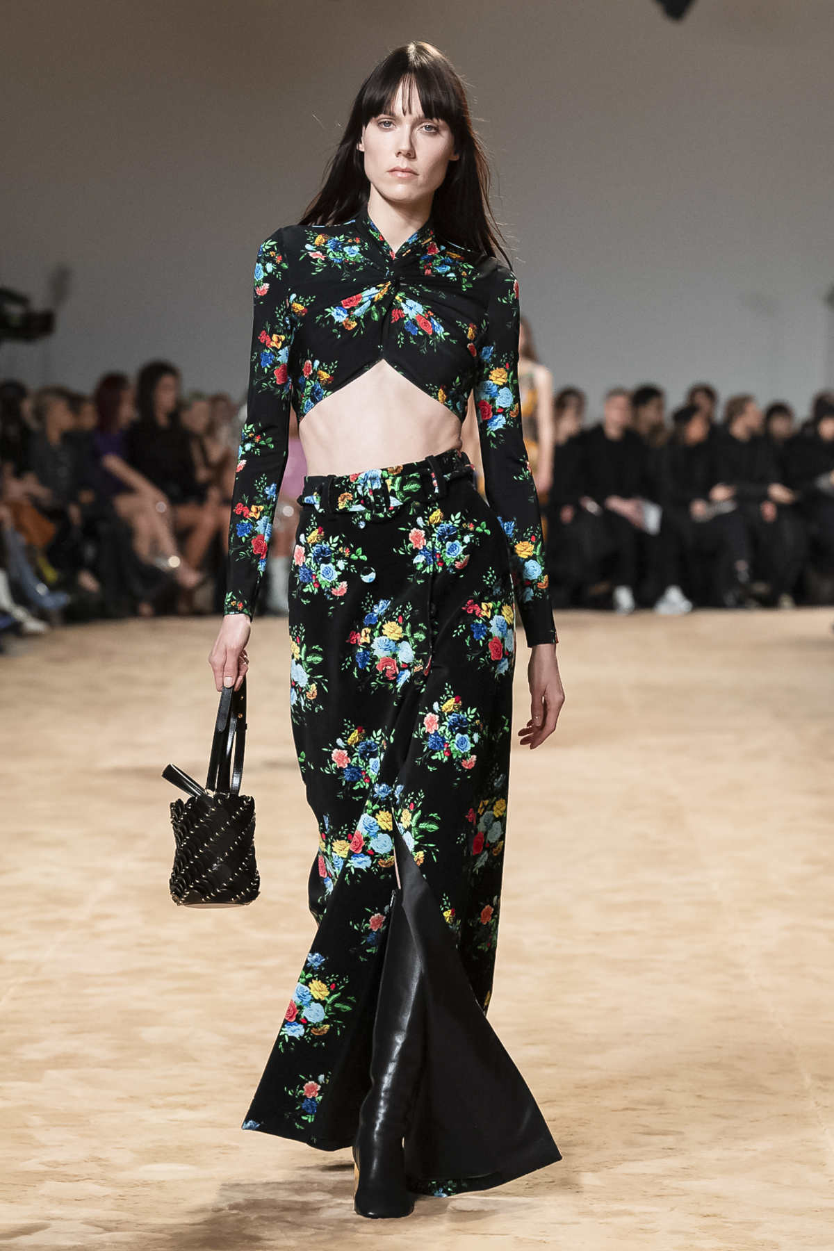 Paco Rabanne Presents Its New Fall-Winter 2023 Collection: Chasing Dreams