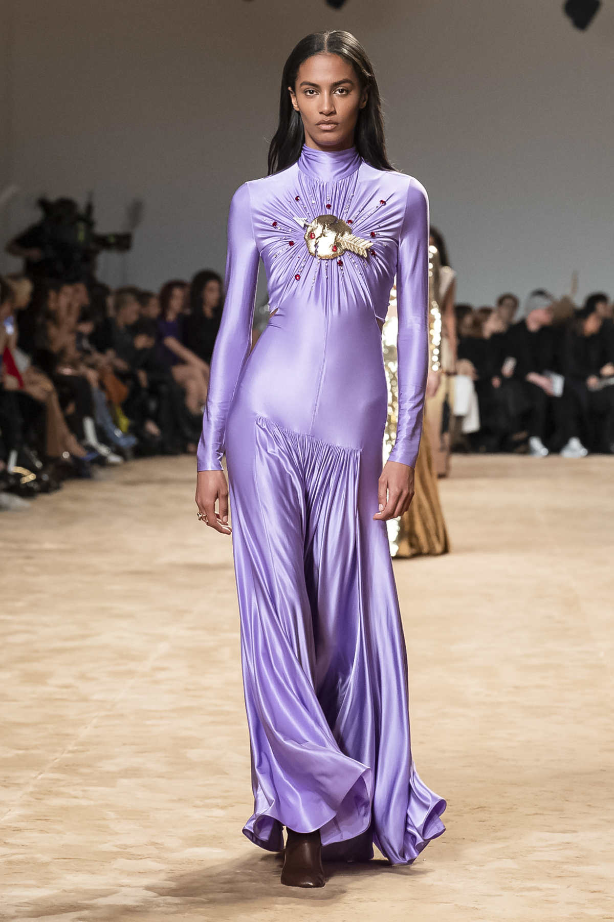 Paco Rabanne Presents Its New Fall-Winter 2023 Collection: Chasing Dreams