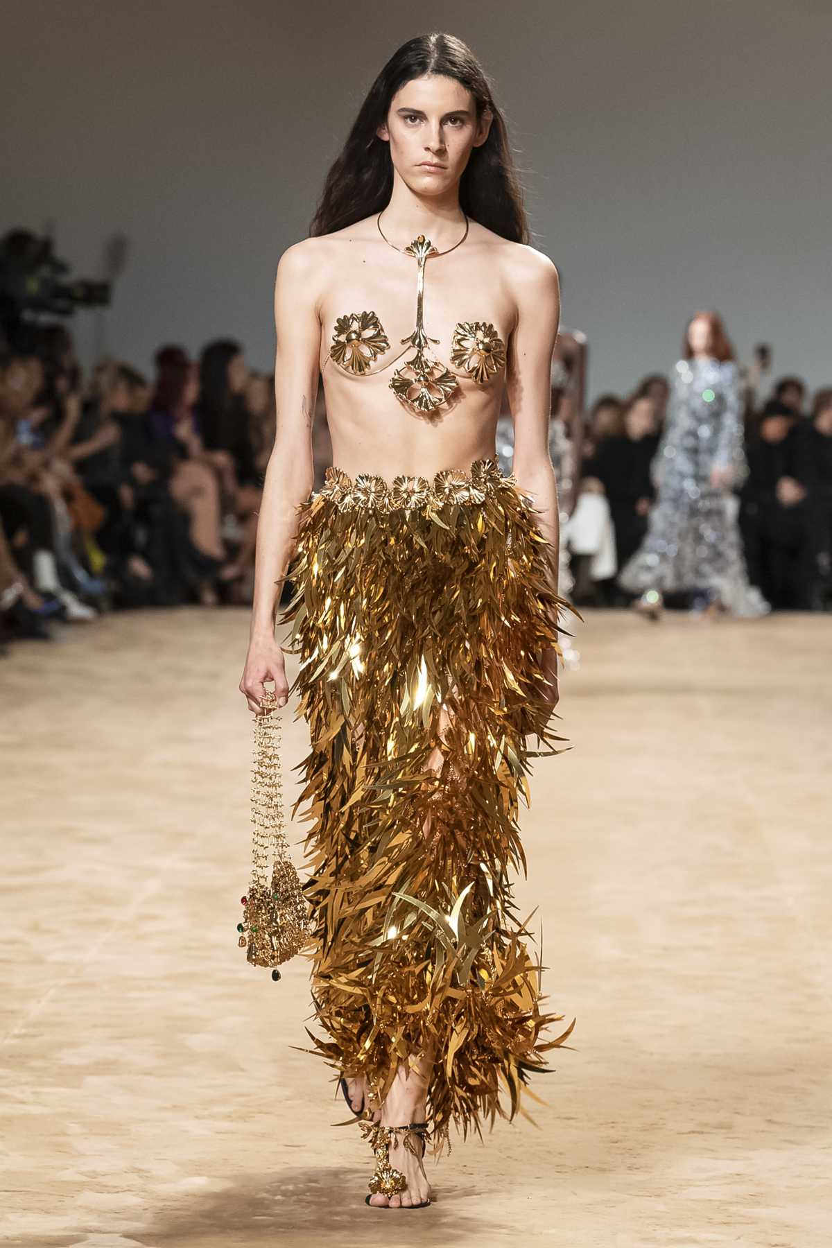 Paco Rabanne Presents Its New Fall-Winter 2023 Collection: Chasing Dreams