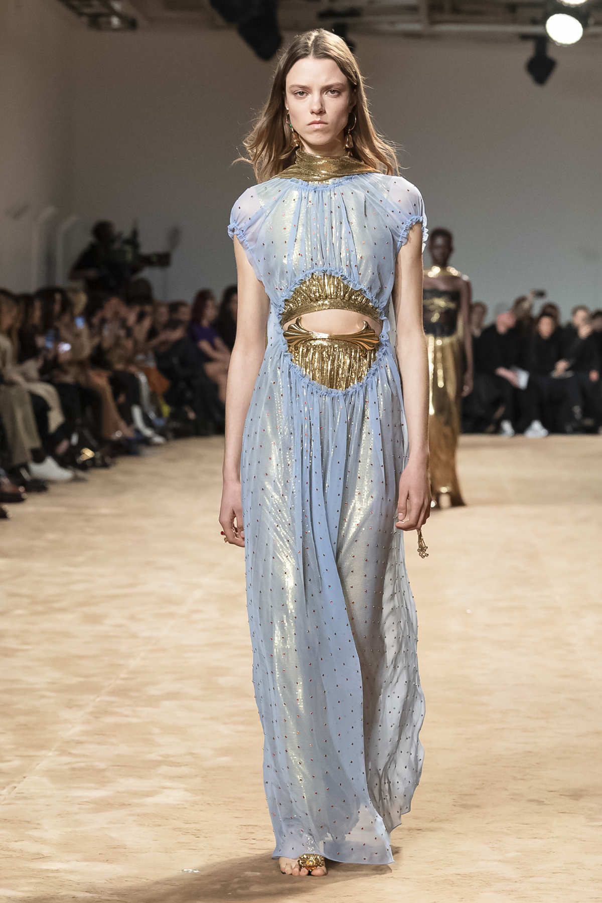 Paco Rabanne Presents Its New Fall-Winter 2023 Collection: Chasing Dreams