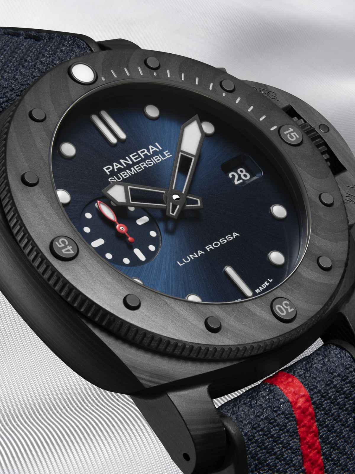 Panerai Unveils The New Submersible Luna Rossa Carbotech™ PAM01563