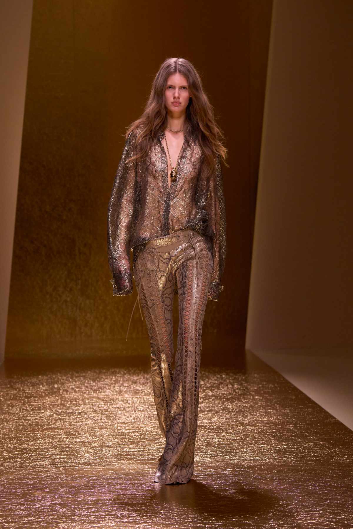 Roberto Cavalli Presents Its New Spring Summer 2026 Collection: Gold Obsession