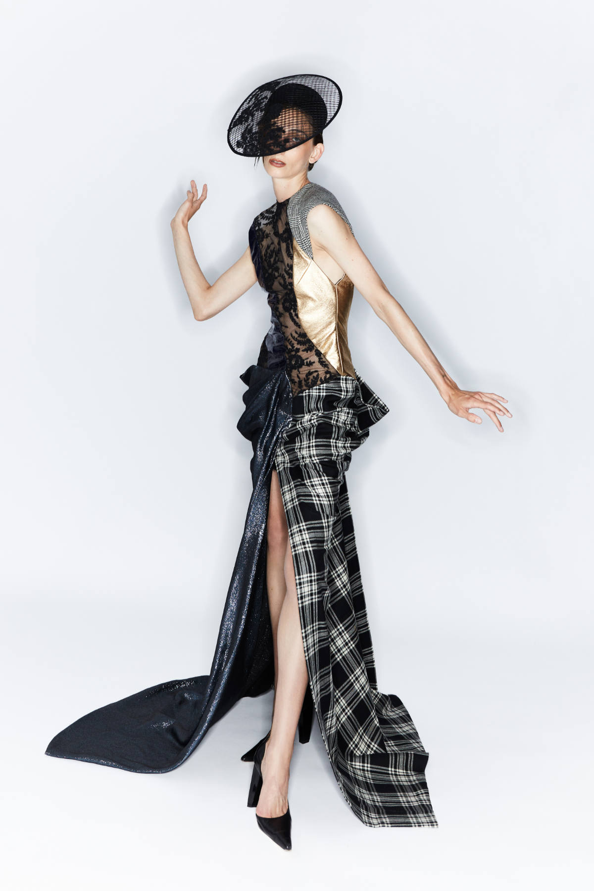Ronald Van Der Kemp Couture Fall-Winter 2023/2024 Collection: Wardrobe 17 - The Reset