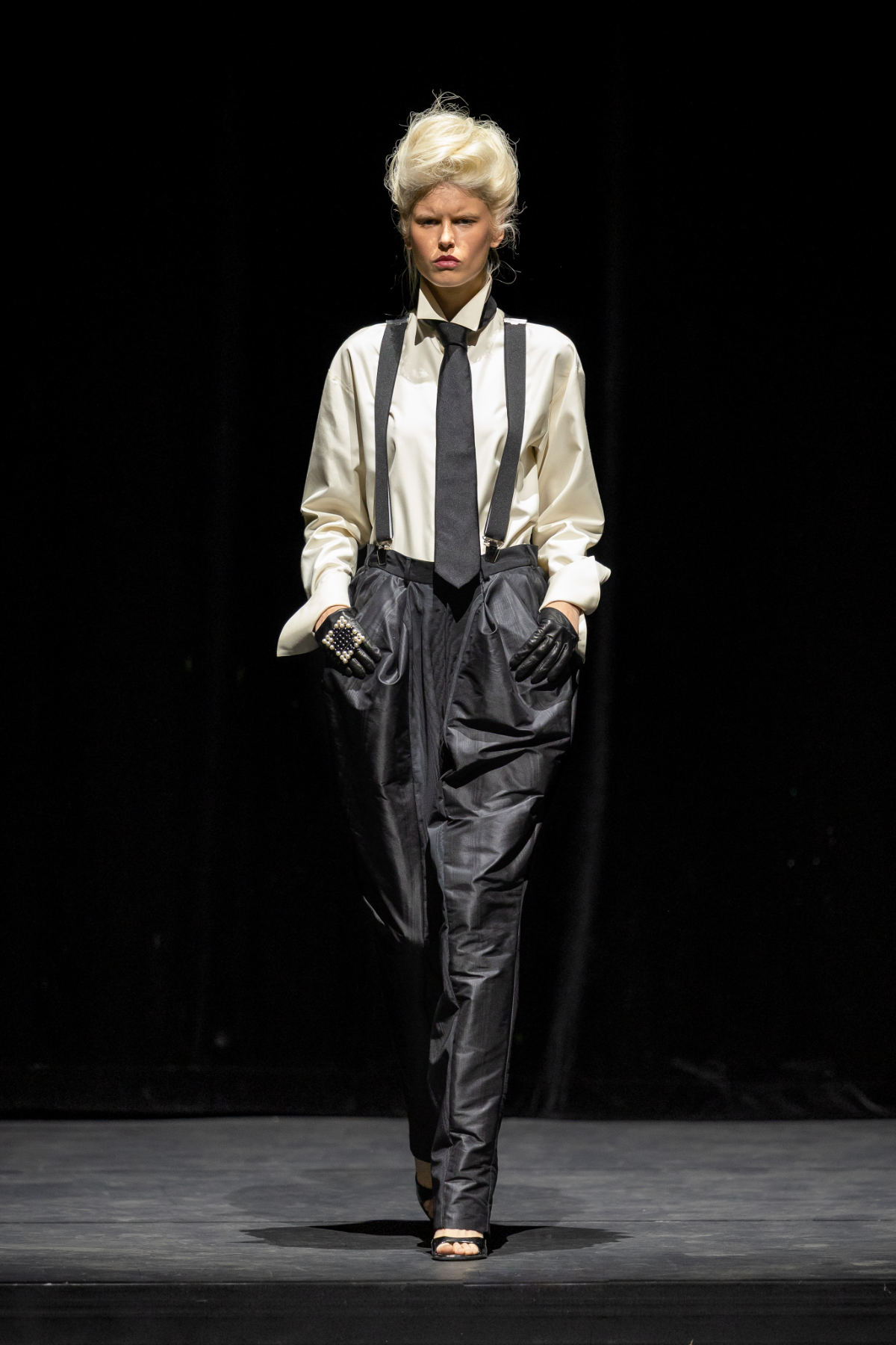 Ronald Van Der Kemp Presents His New Haute Couture Fall Winter 2025 Collection: Wardrobe 22