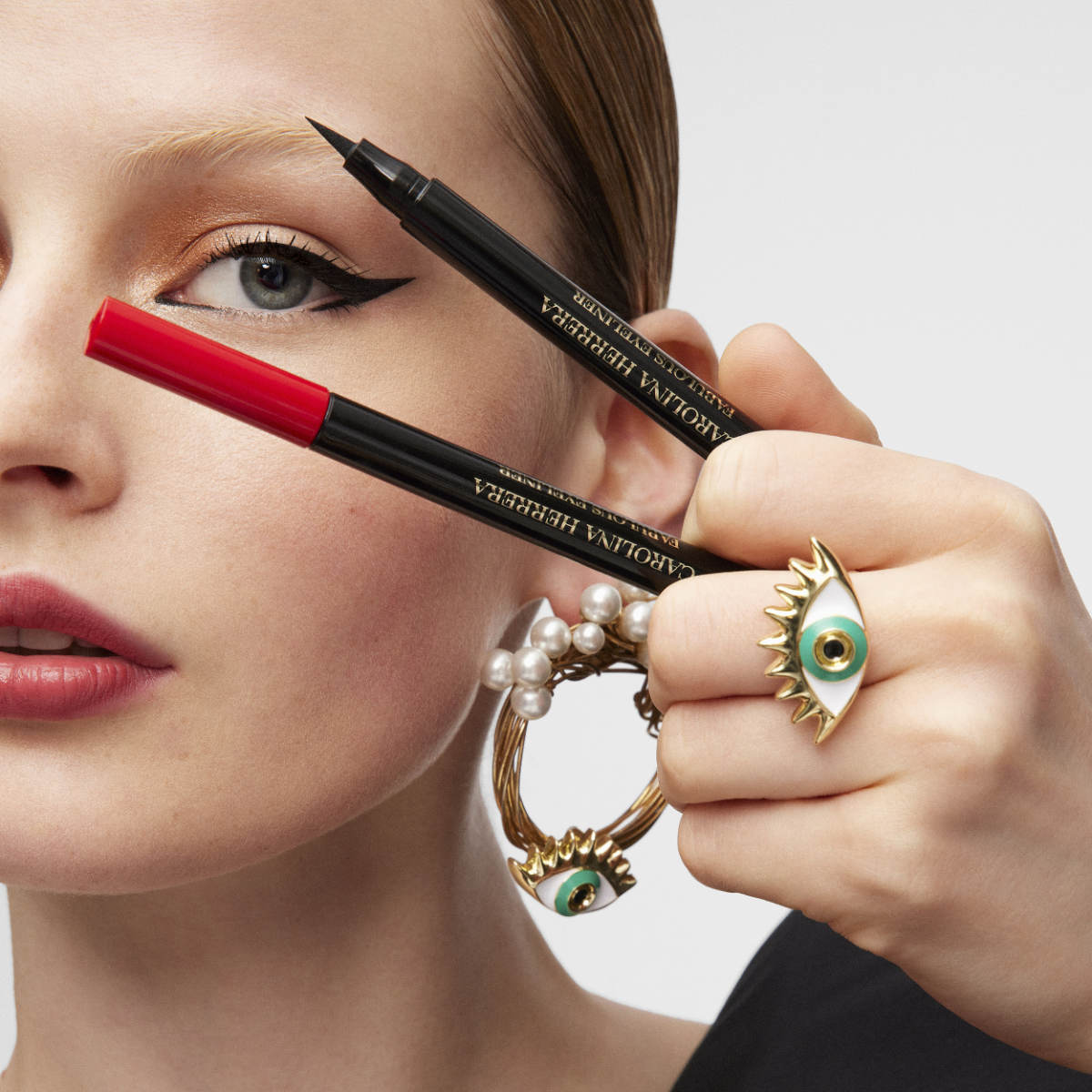 Carolina Herrera Beauty Introduces Its New Fabulous Eyeliner