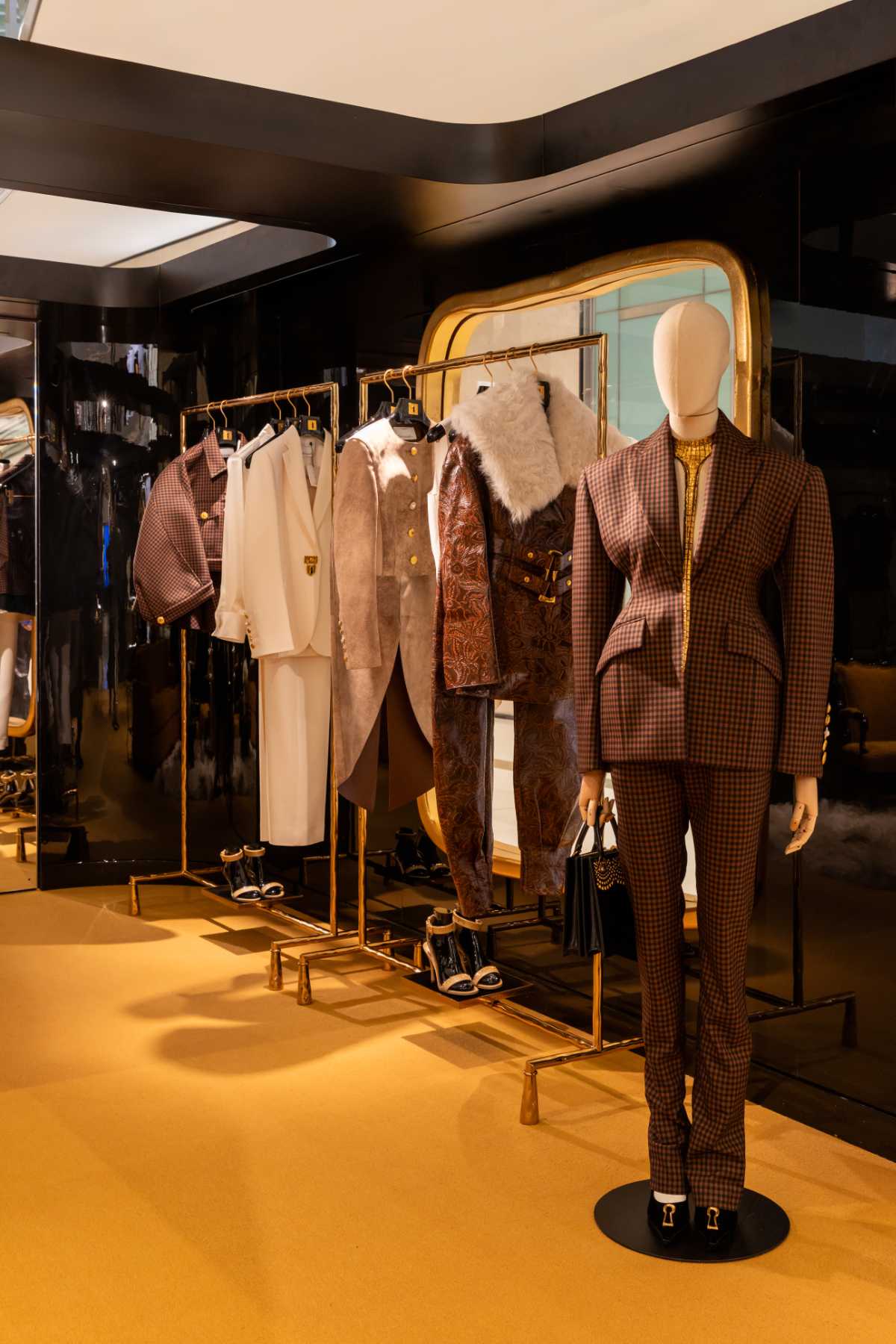 Schiaparelli Unveils Golden Pop-Up At Dubai Mall
