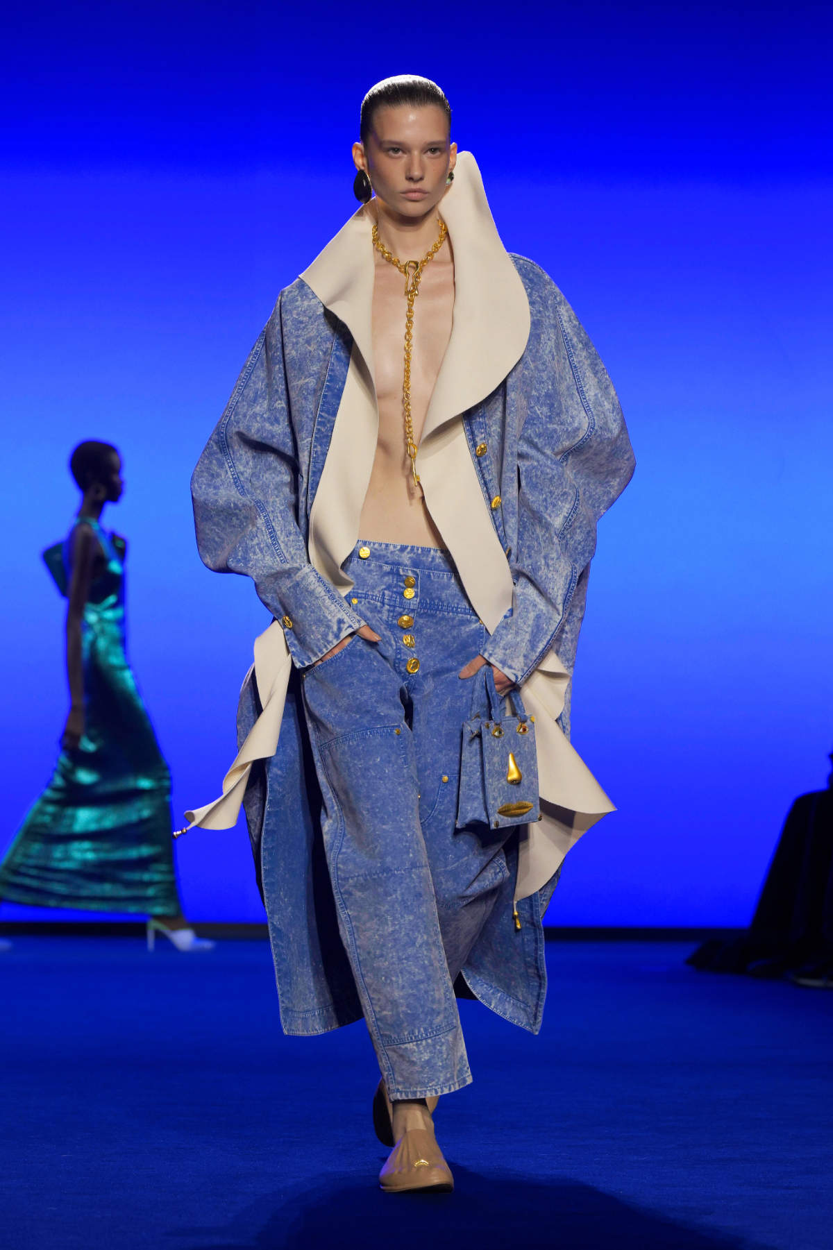 Schiaparelli Presents Its New Ready-to-Wear Spring-Summer 2025 Collection: Future Vintage