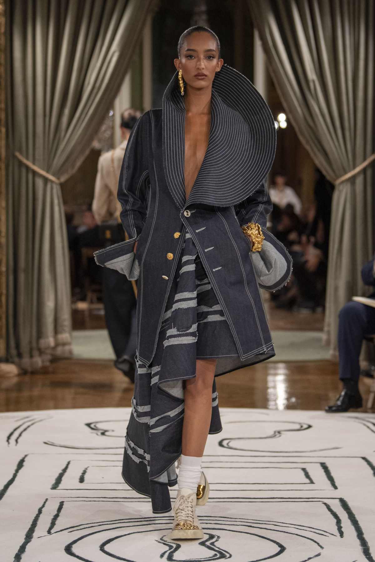 Schiaparelli Presents Its New Spring Summer 2024 Collection: An Everyday Sensation