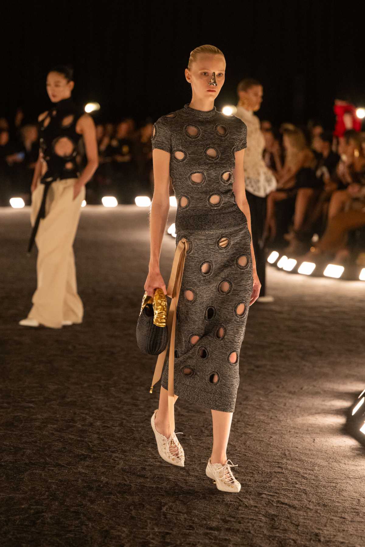 Schiaparelli Presents Spring/Summer 2026 Ready-to-Wear “Dancer In The Dark”