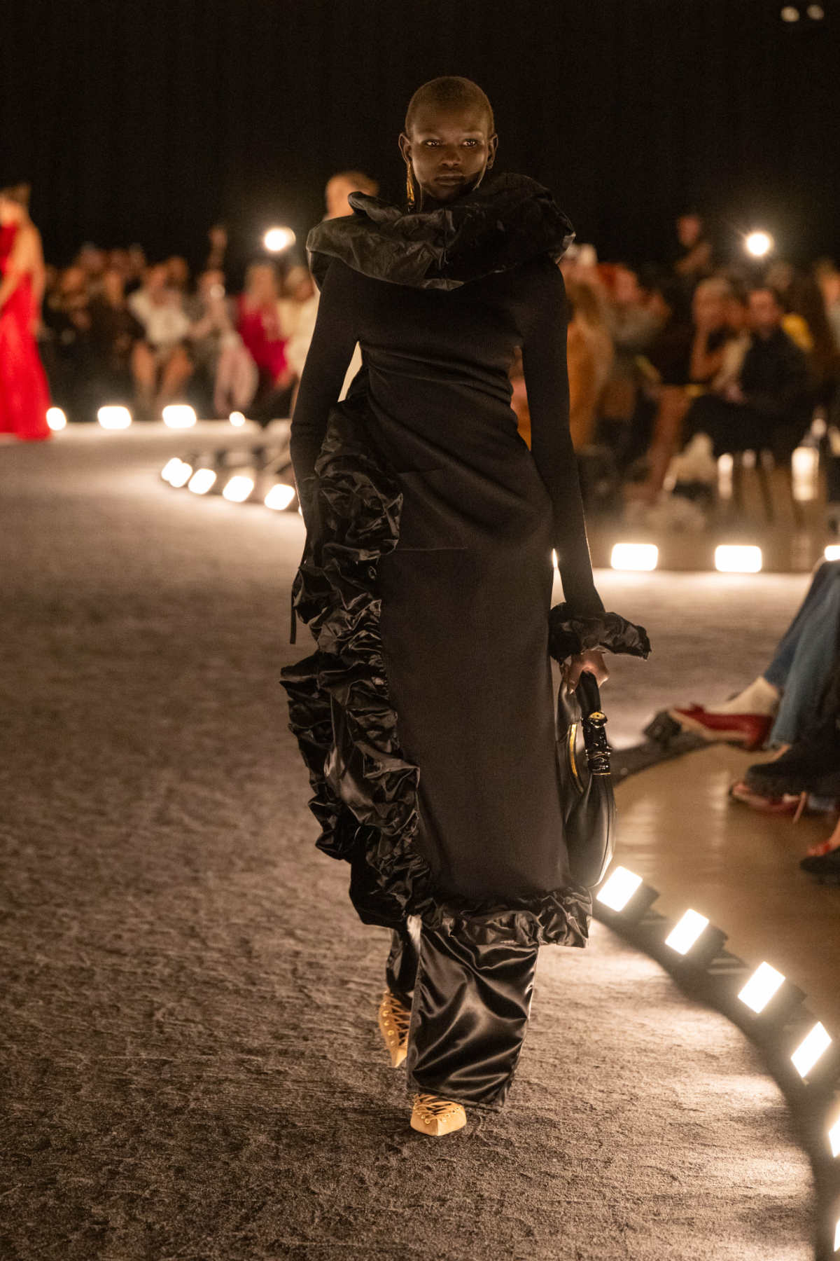 Schiaparelli Presents Spring/Summer 2026 Ready-to-Wear “Dancer In The Dark”