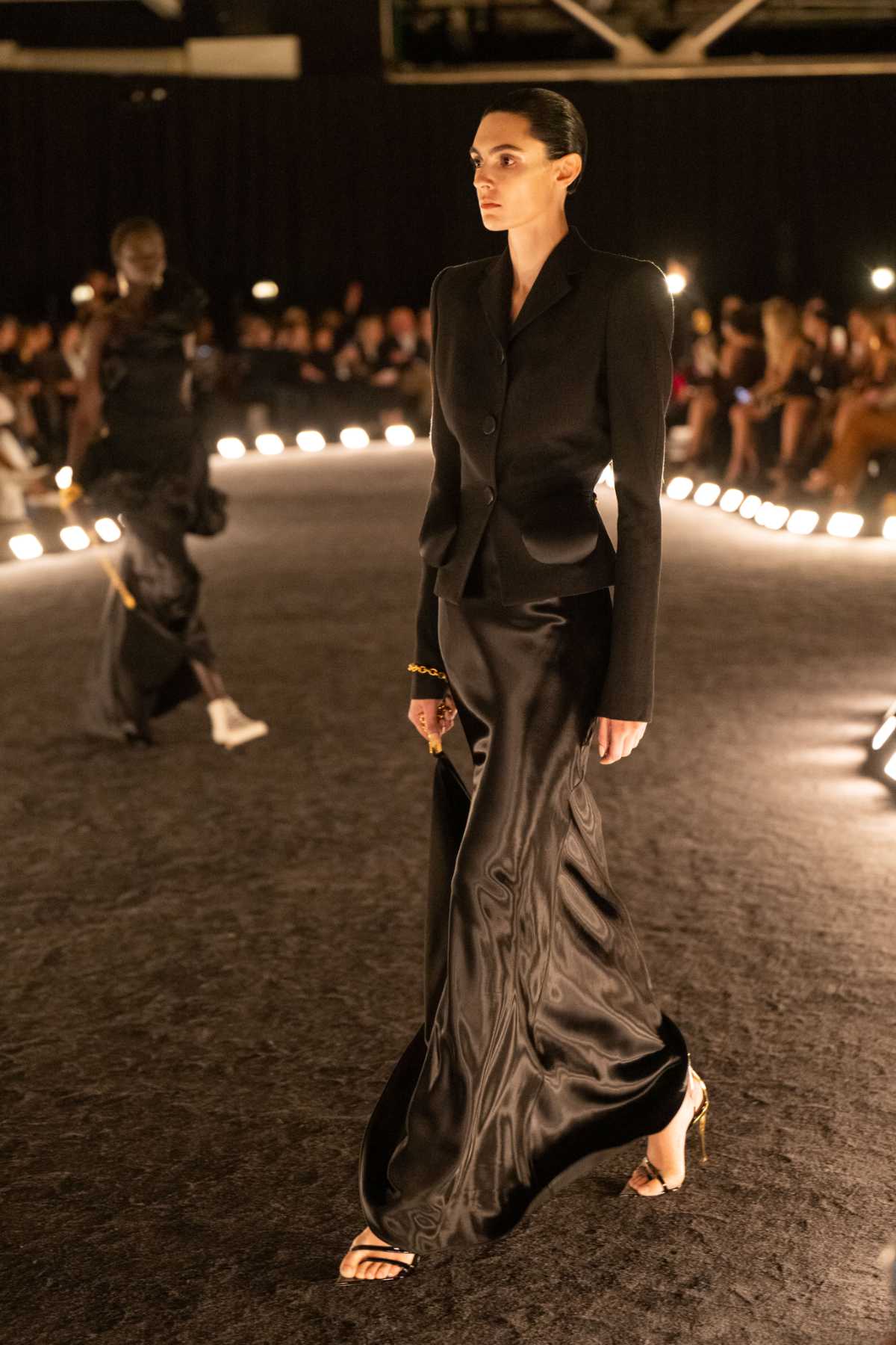 Schiaparelli Presents Spring/Summer 2026 Ready-to-Wear “Dancer In The Dark”