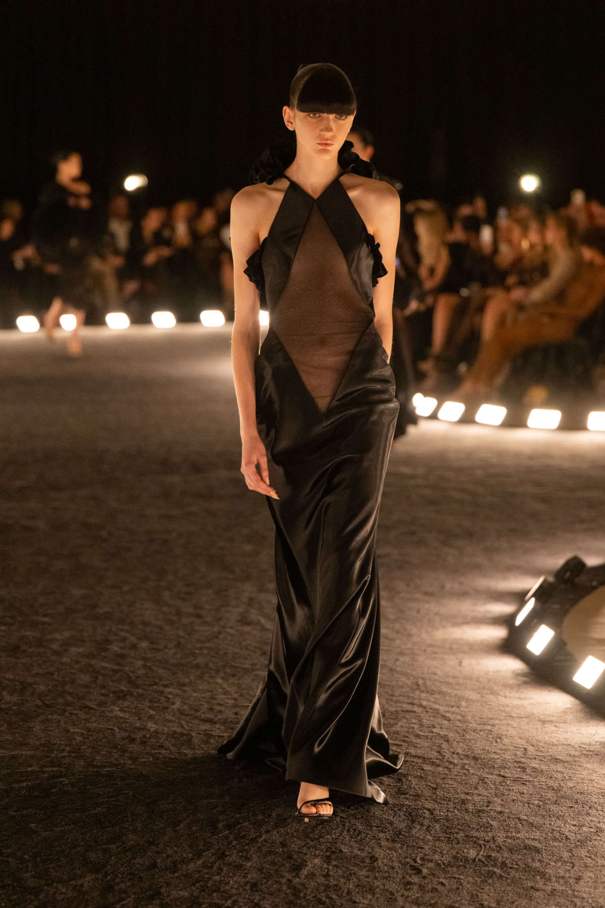 Schiaparelli Presents Spring/Summer 2026 Ready-to-Wear “Dancer In The Dark”