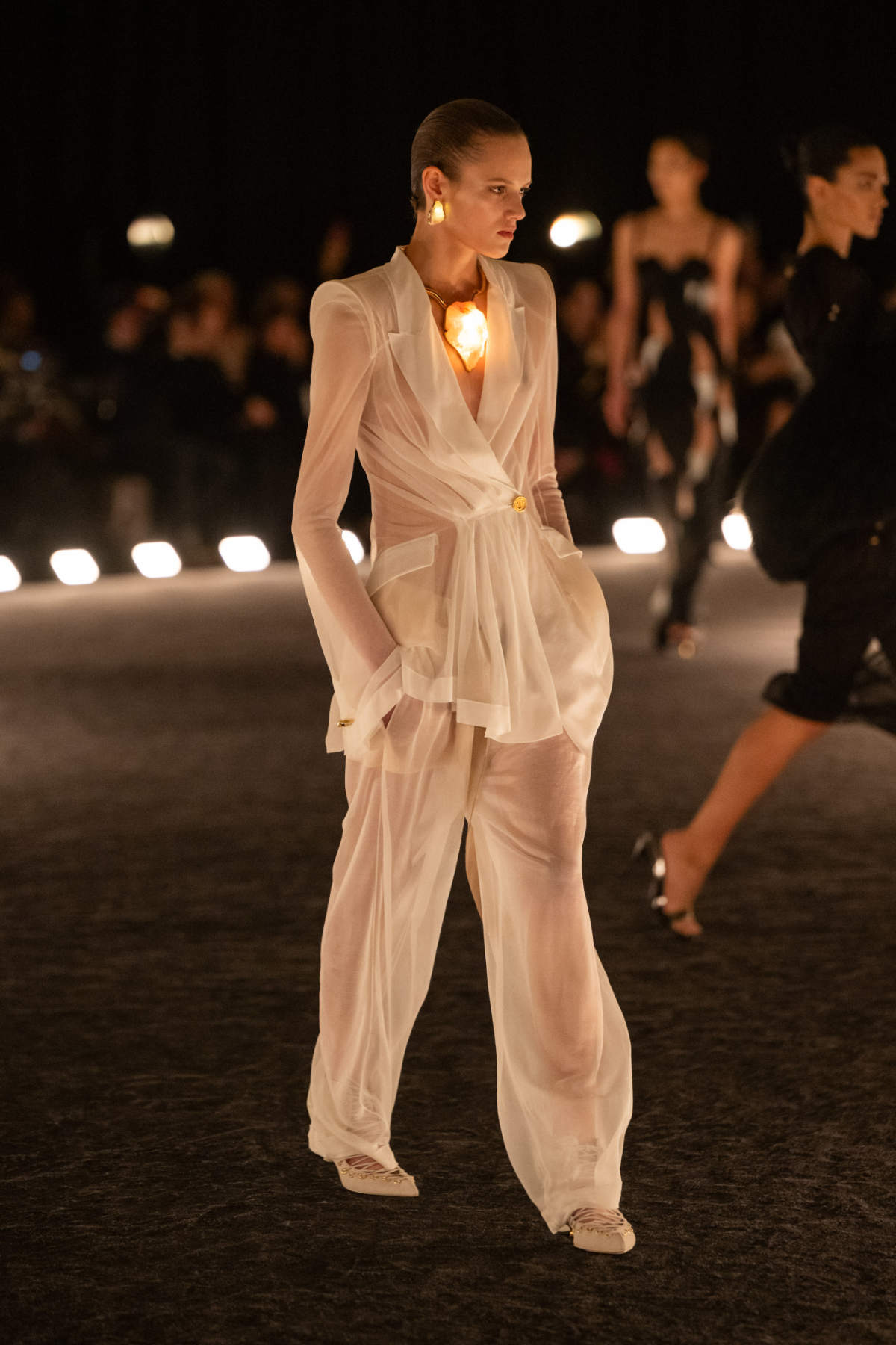 Schiaparelli Presents Spring/Summer 2026 Ready-to-Wear “Dancer In The Dark”