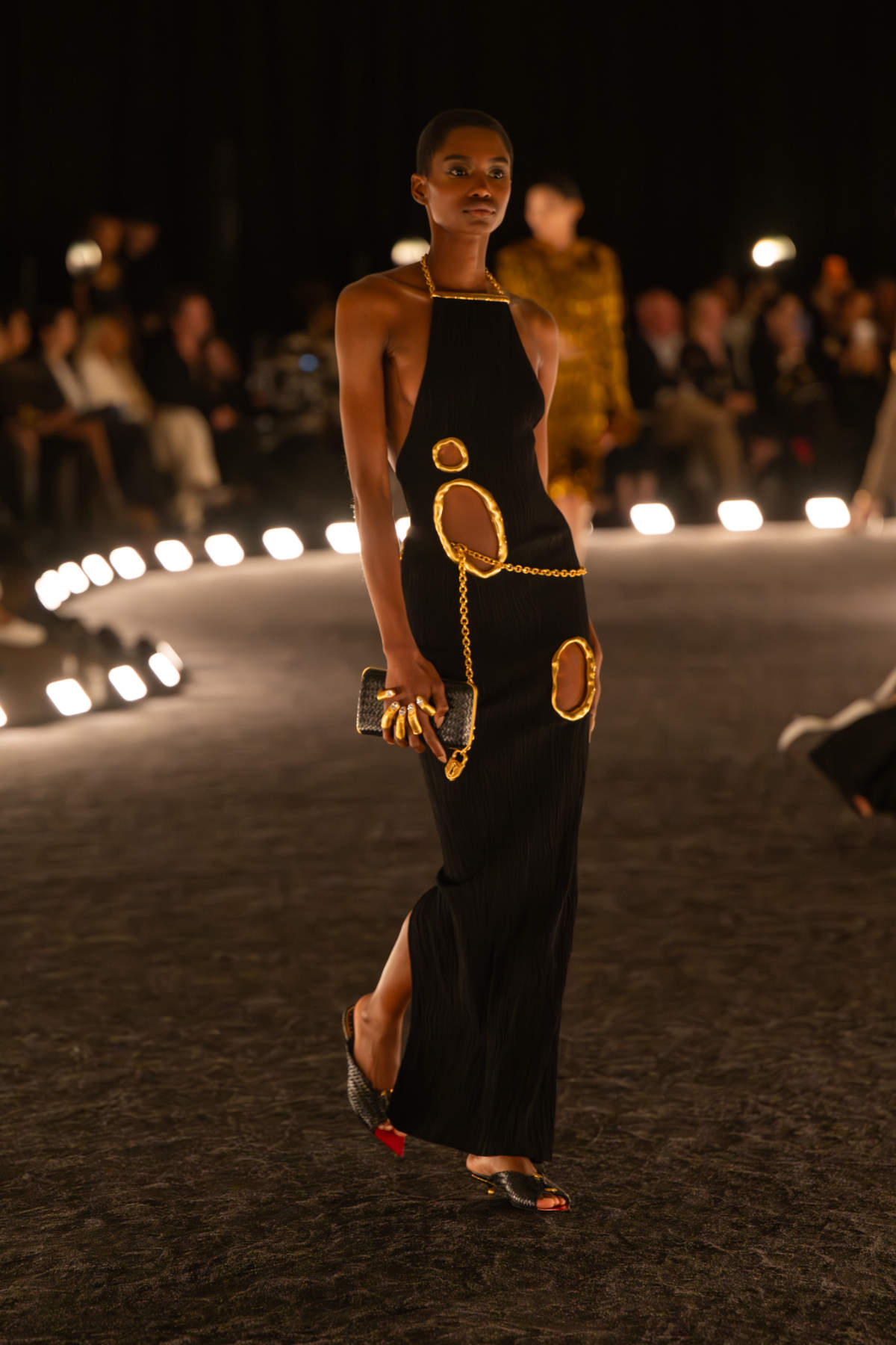 Schiaparelli Presents Spring/Summer 2026 Ready-to-Wear “Dancer In The Dark”