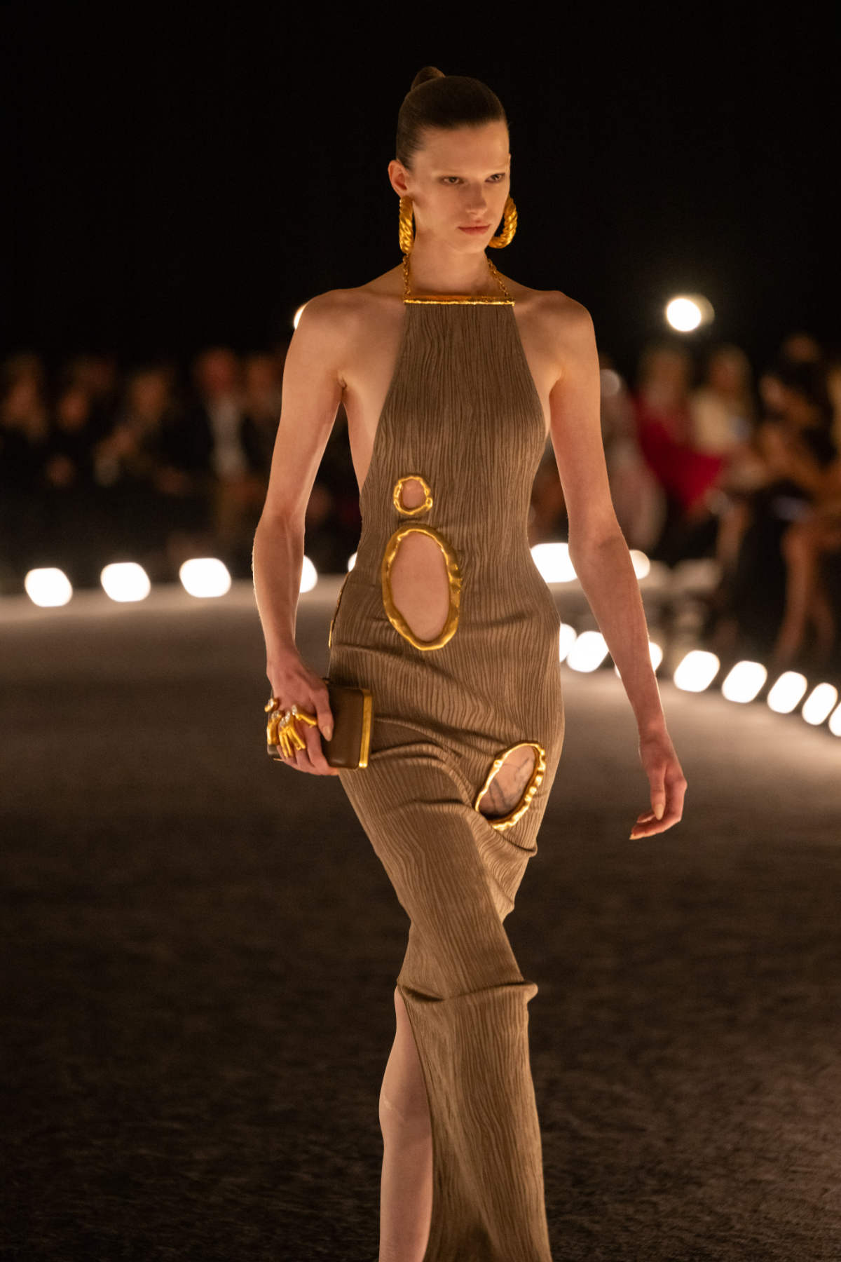 Schiaparelli Presents Spring/Summer 2026 Ready-to-Wear “Dancer In The Dark”