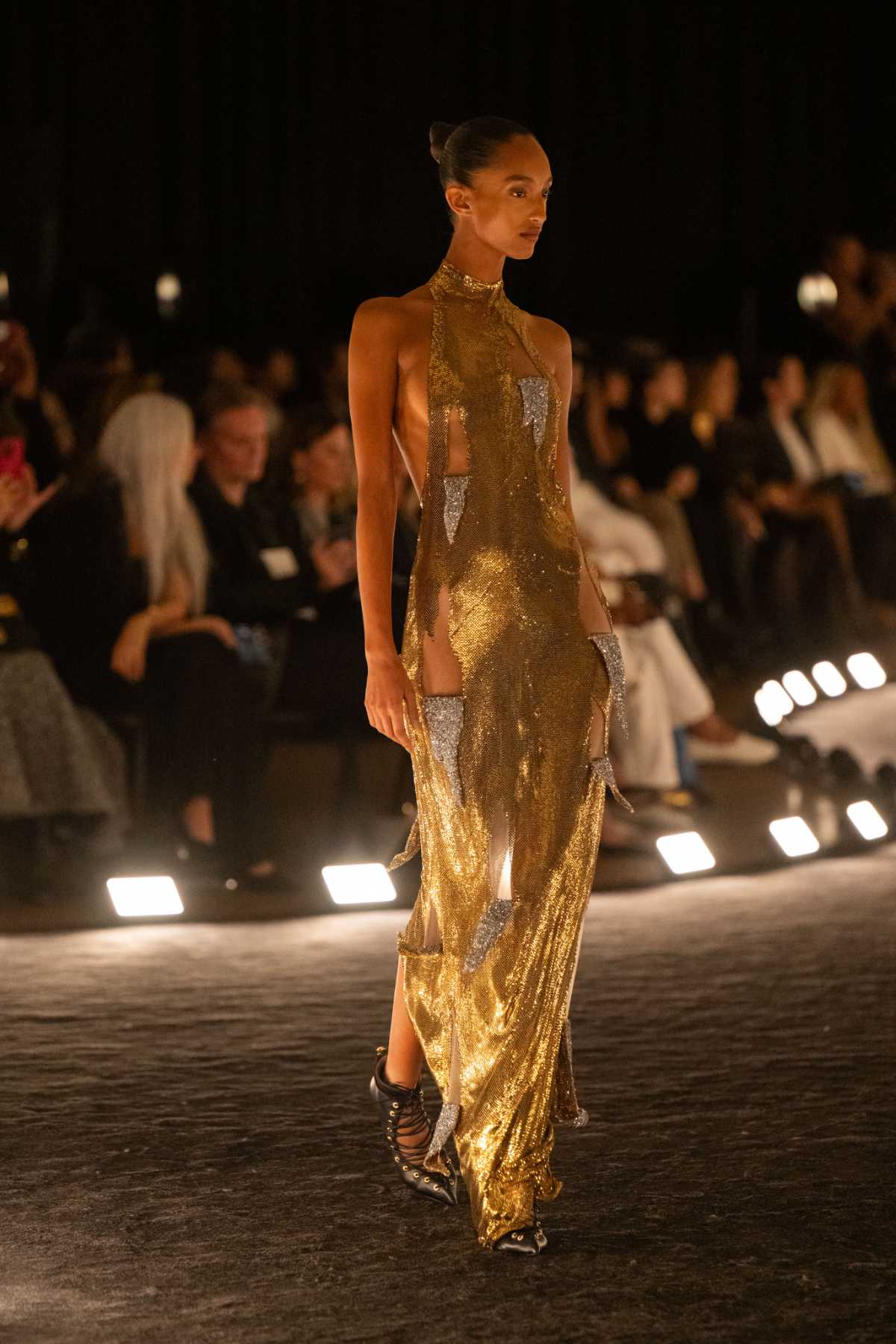 Schiaparelli Presents Spring/Summer 2026 Ready-to-Wear “Dancer In The Dark”