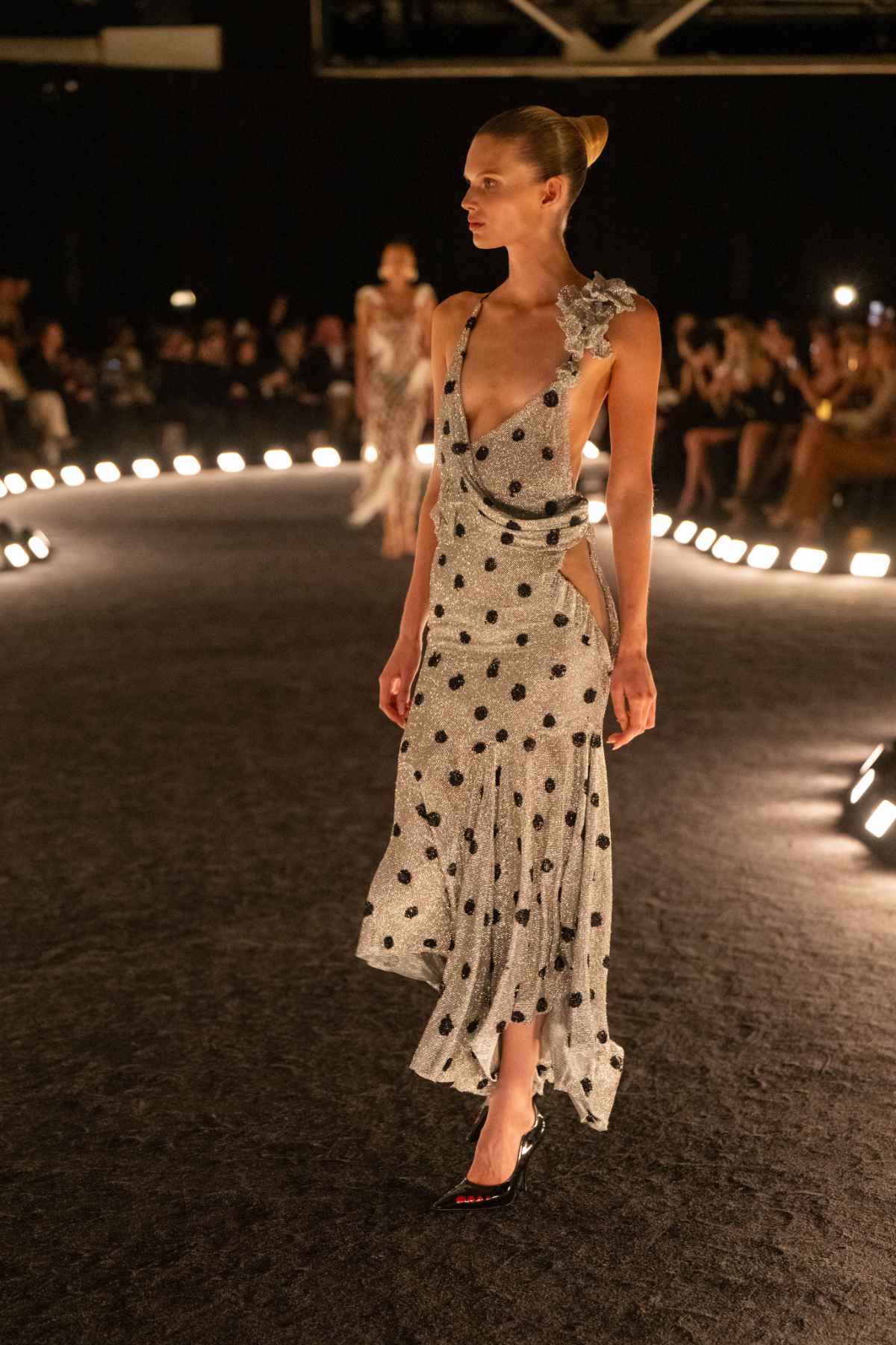 Schiaparelli Presents Spring/Summer 2026 Ready-to-Wear “Dancer In The Dark”