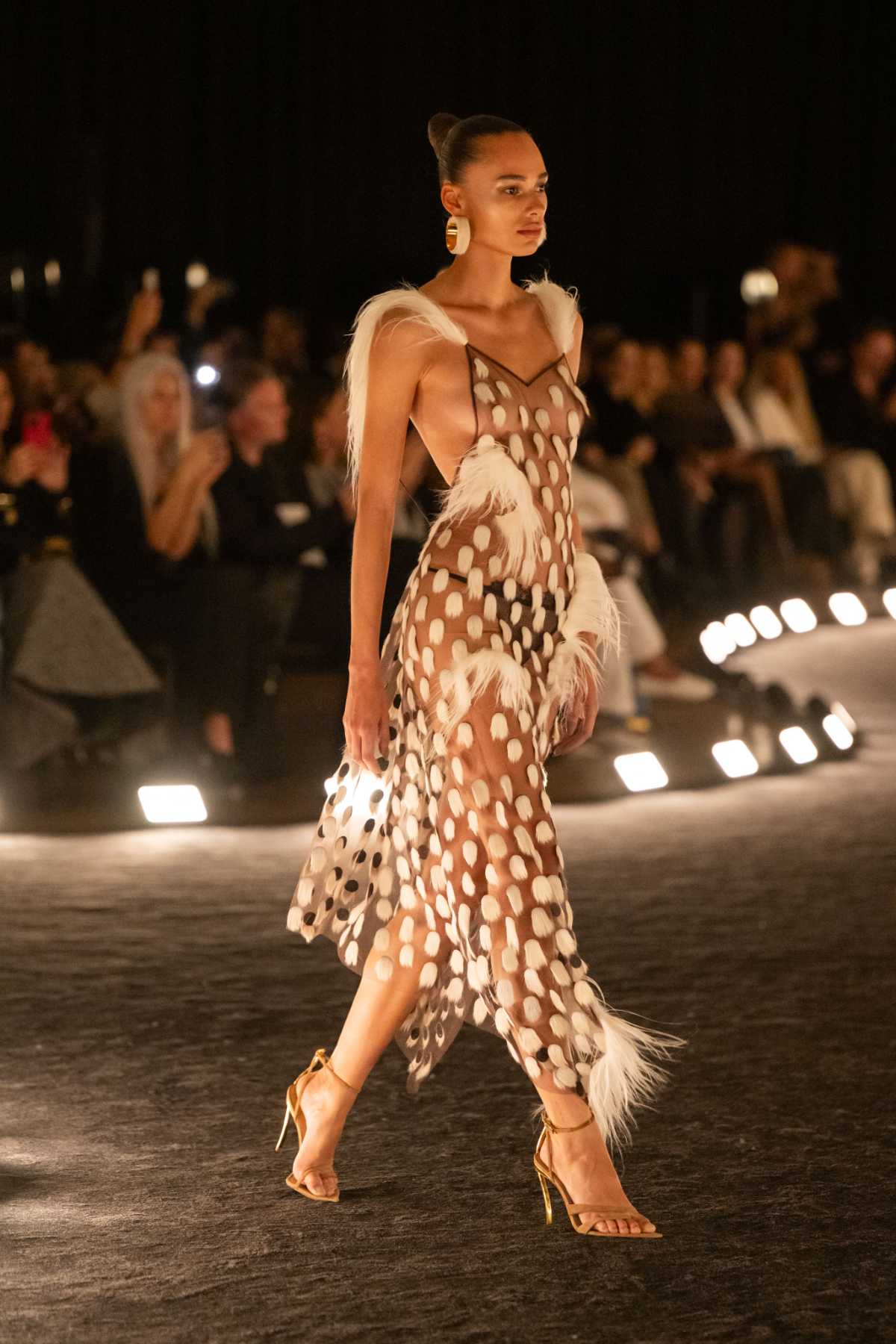 Schiaparelli Presents Spring/Summer 2026 Ready-to-Wear “Dancer In The Dark”