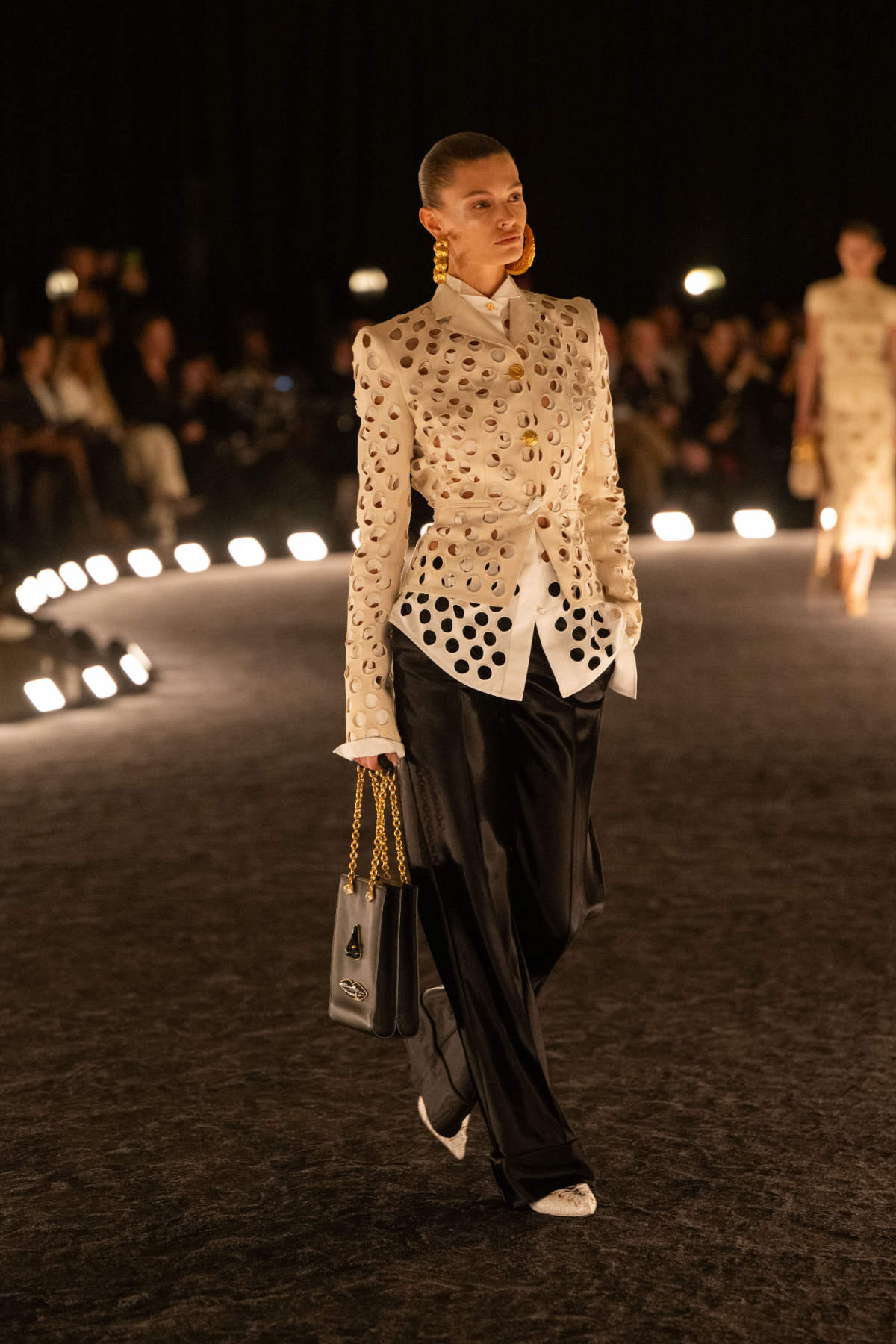 Schiaparelli Presents Spring/Summer 2026 Ready-to-Wear “Dancer In The Dark”