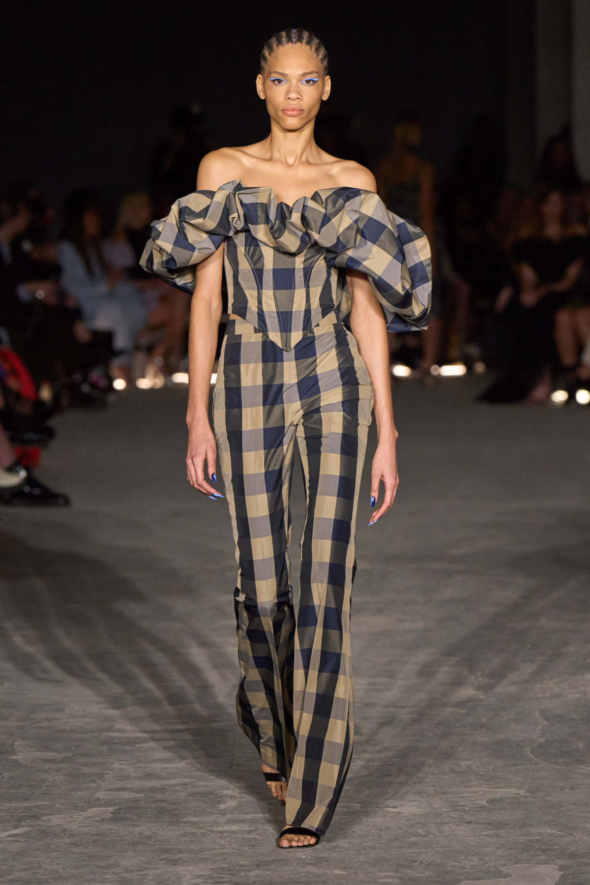 Christian Siriano Presents Its Fall/Winter 2022 Collection