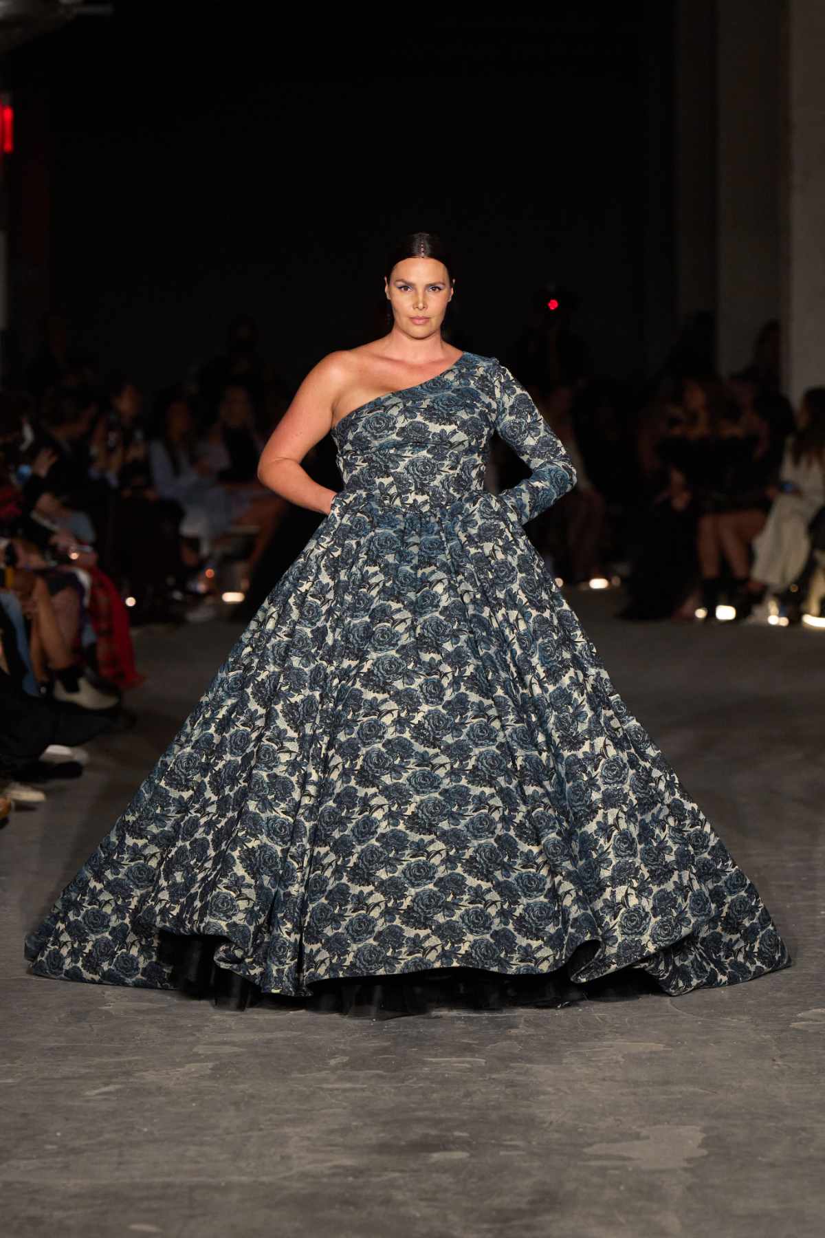 Christian Siriano Presents Its Fall/Winter 2022 Collection