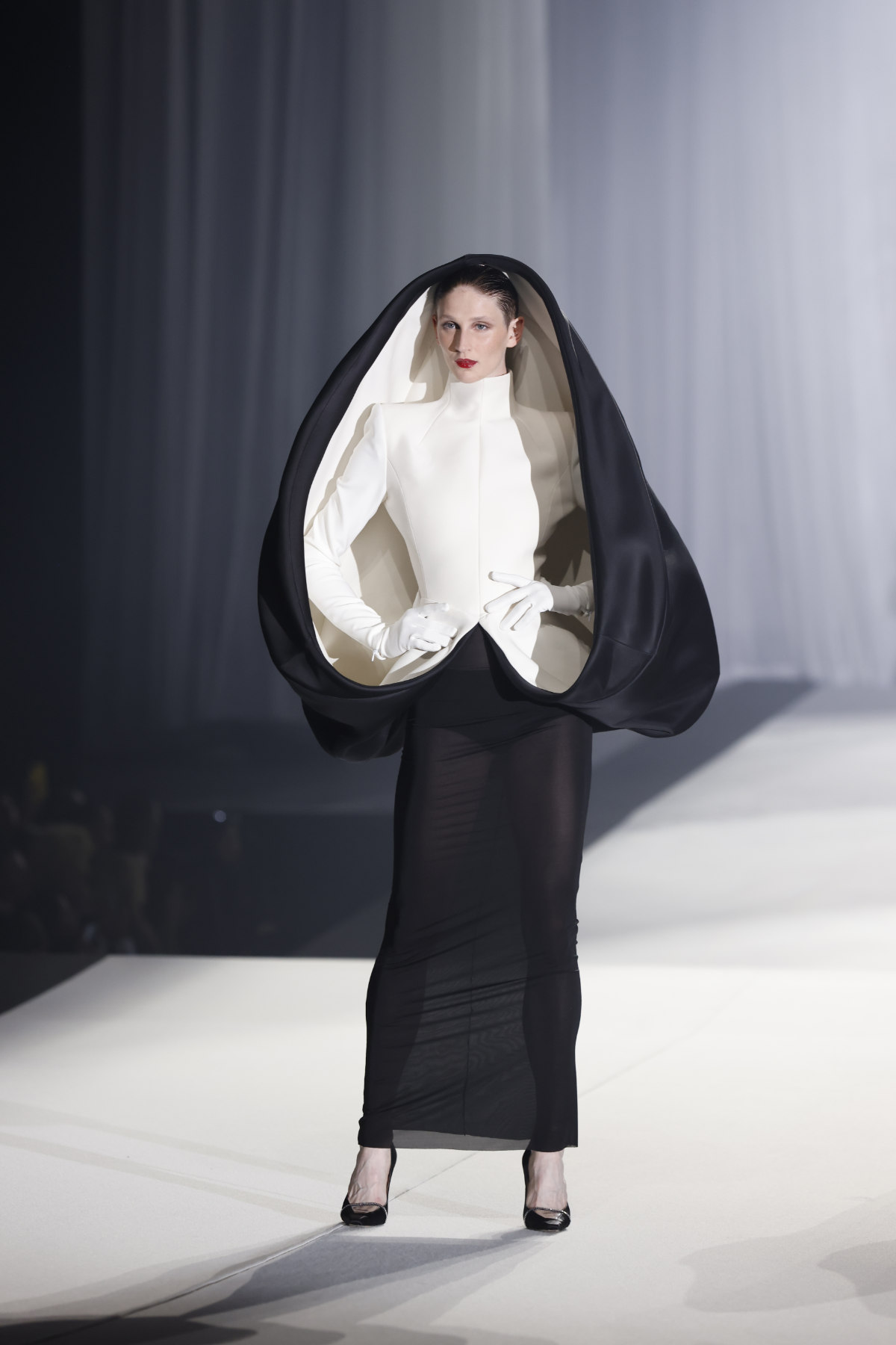 Stéphane Rolland Presents His New Haute Couture Fall-Winter 2024/25 Collection