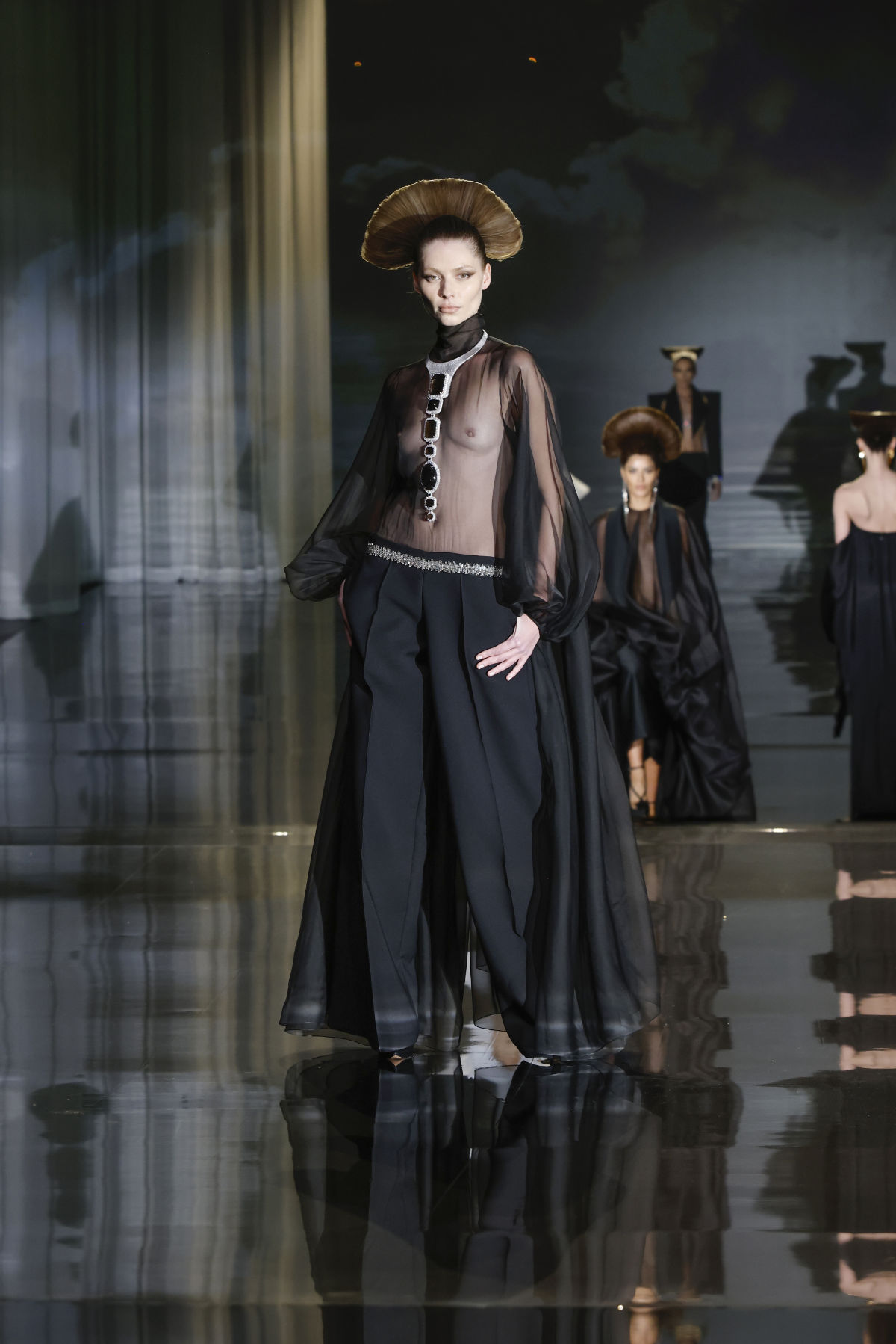 Stéphane Rolland Presents His New Spring-Summer 2025 Haute Couture Collection: Origins