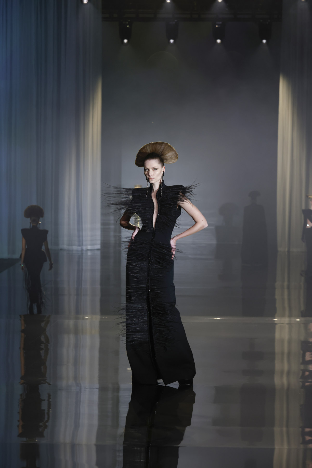 Stéphane Rolland Presents His New Spring-Summer 2025 Haute Couture Collection: Origins