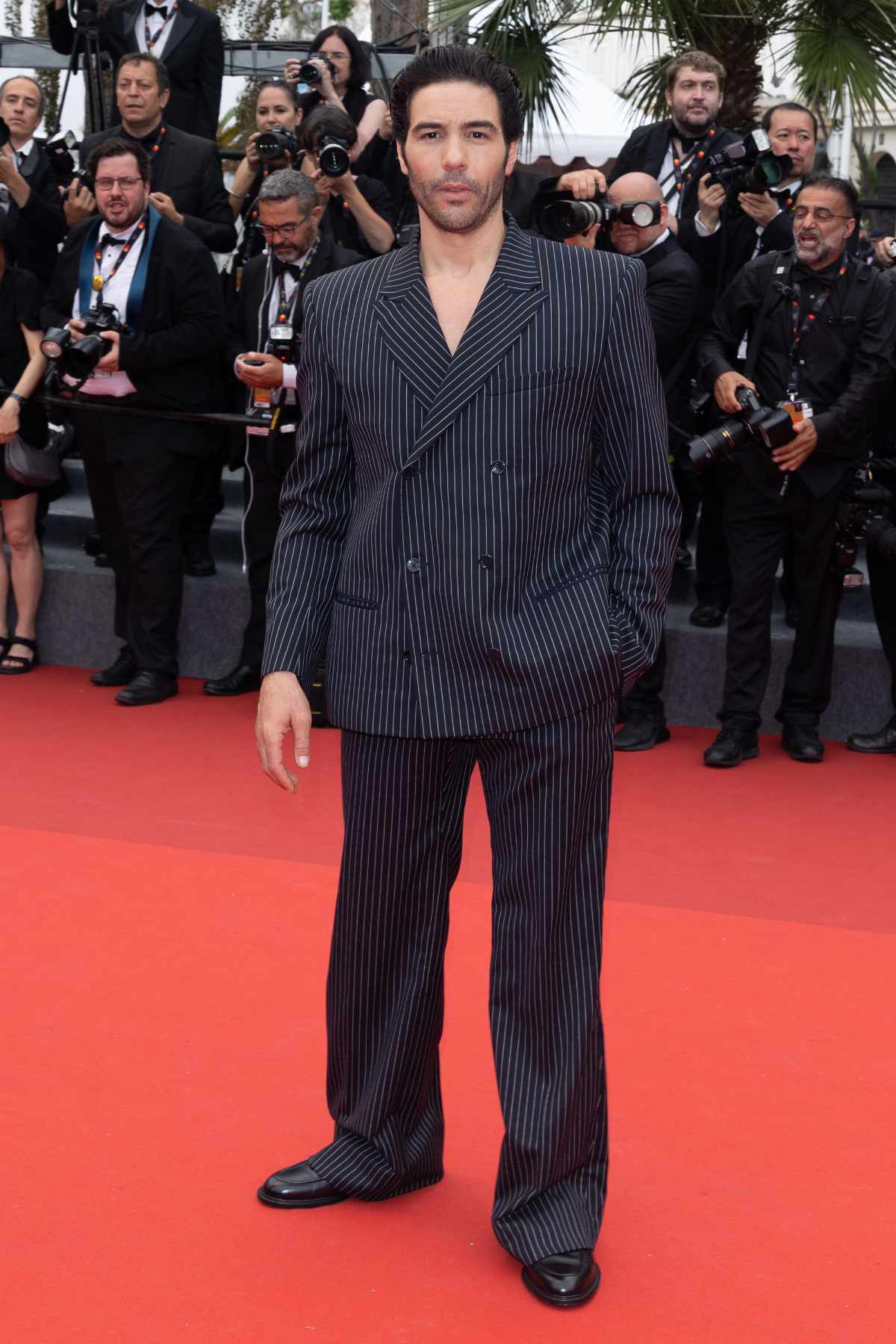 Louis Vuitton on X: Cannes Film Festival 2023. House Ambassador Song  Joongki chose a classic black suit for his appearance at the 76th edition.  #SongJoongki #LouisVuitton #Cannes2023  / X