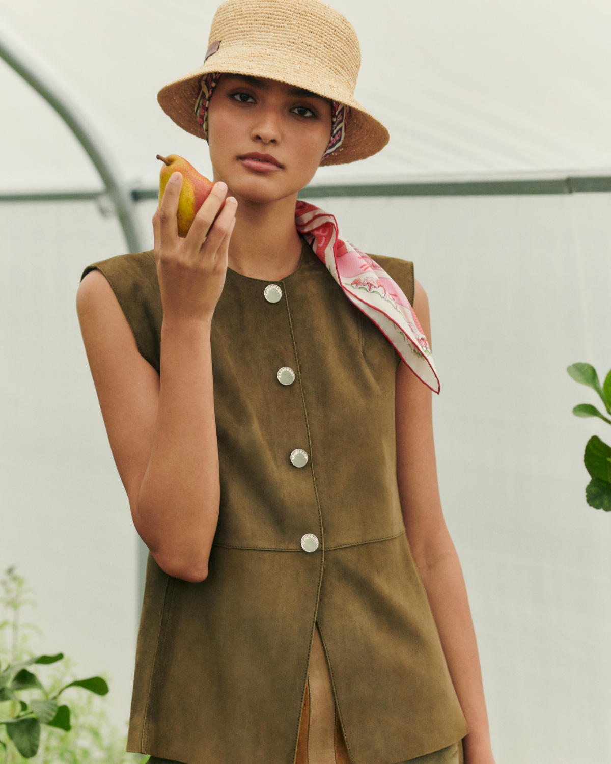 Longchamp Presents Its New Summer 2025 Ready-To-Wear Collection “Live Green!”