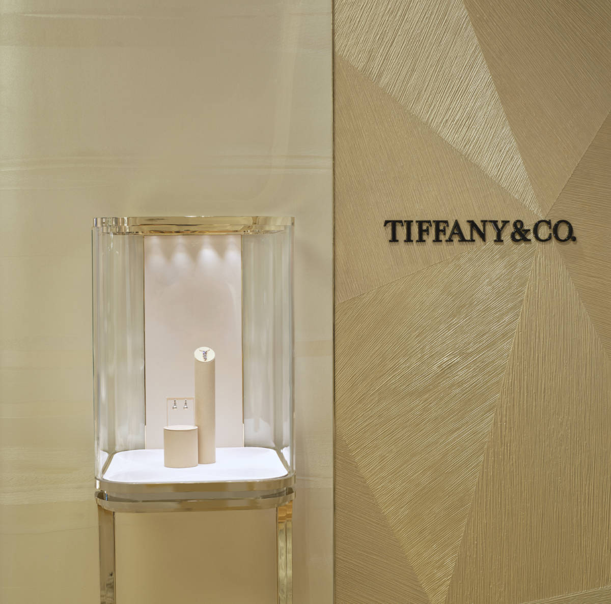 Tiffany & Co. Unveiled New Store At Globus Zurich Bahnhofstrasse