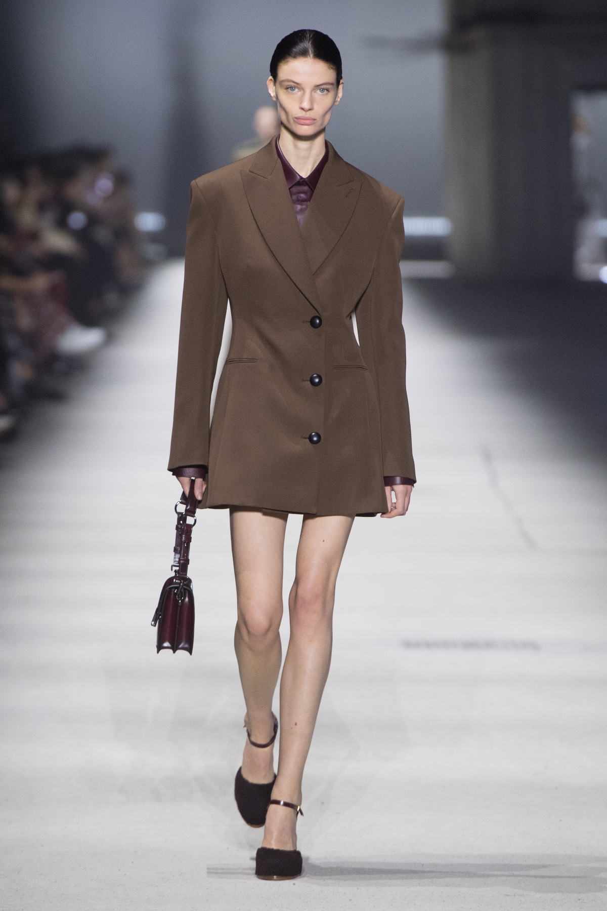 Tod’s Presents Its New Fall Winter 2023/24 Women’s Collection: Italian Feeling